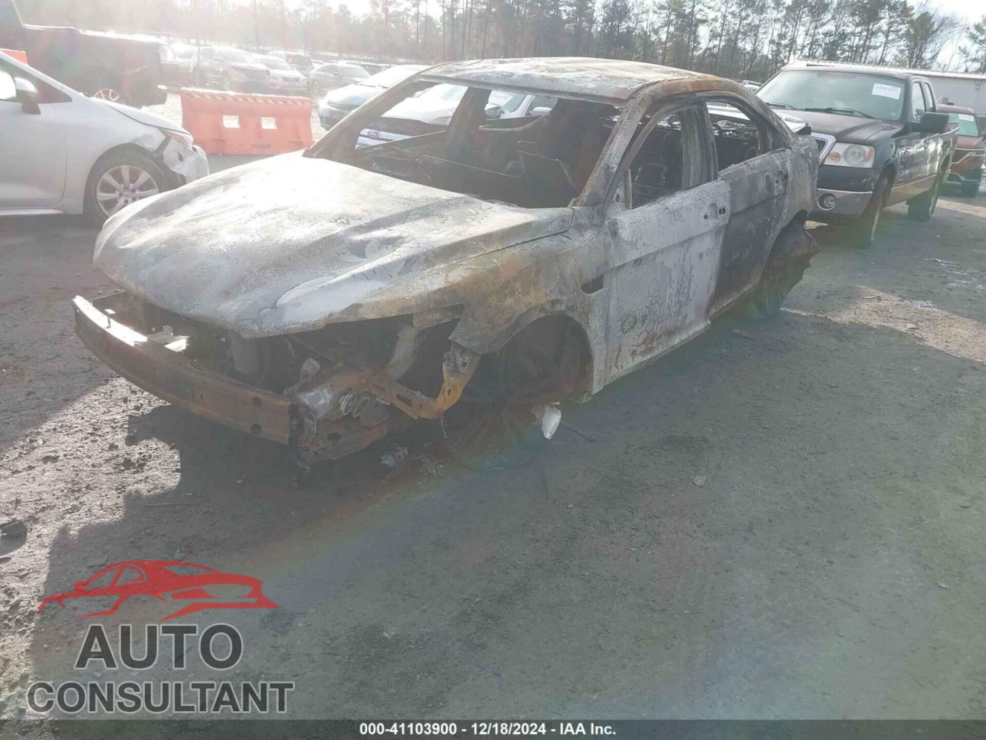 FORD TAURUS 2013 - 1FAHP2E83DG104610