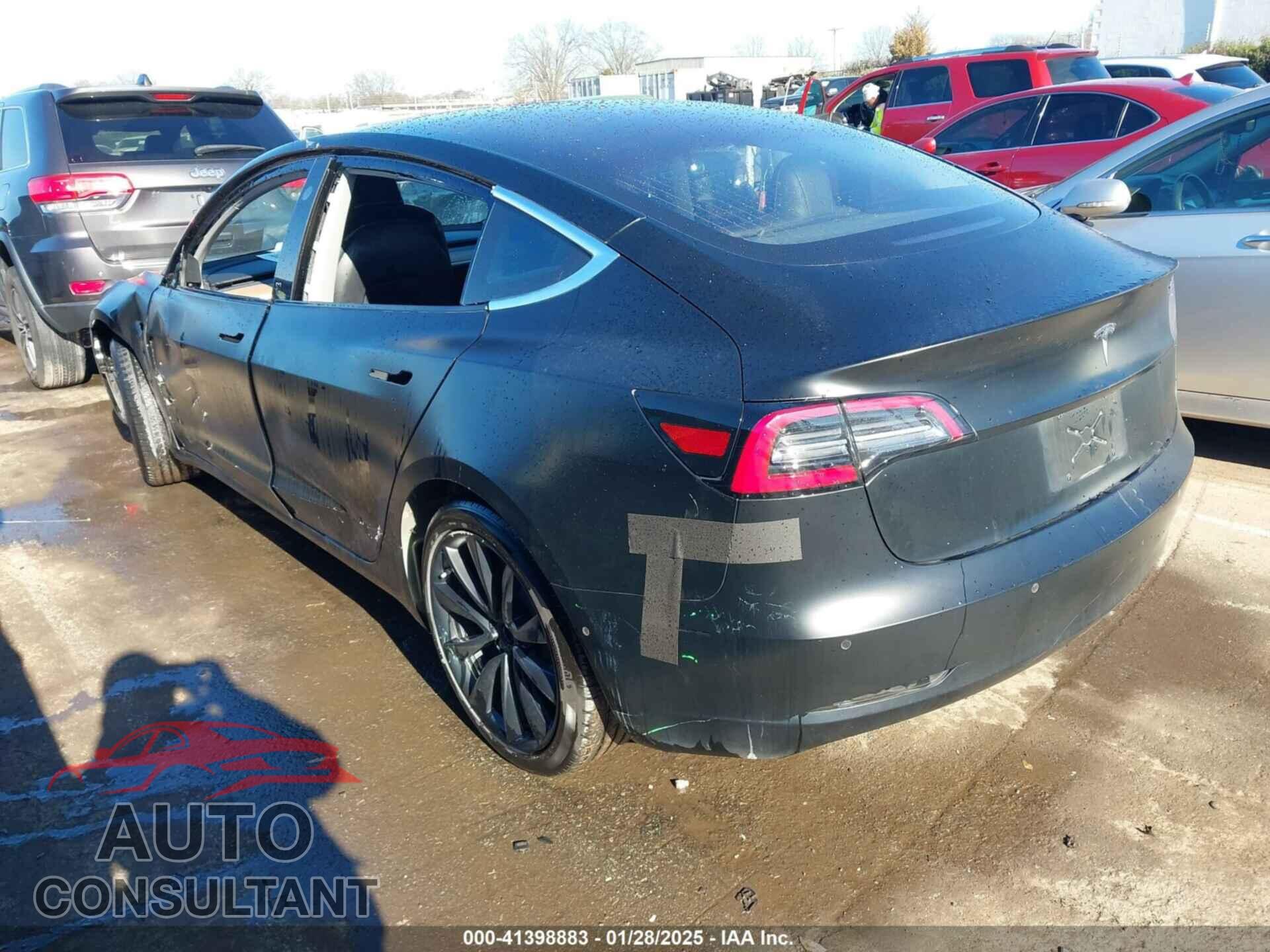 TESLA MODEL 3 2018 - 5YJ3E1EA2JF009324