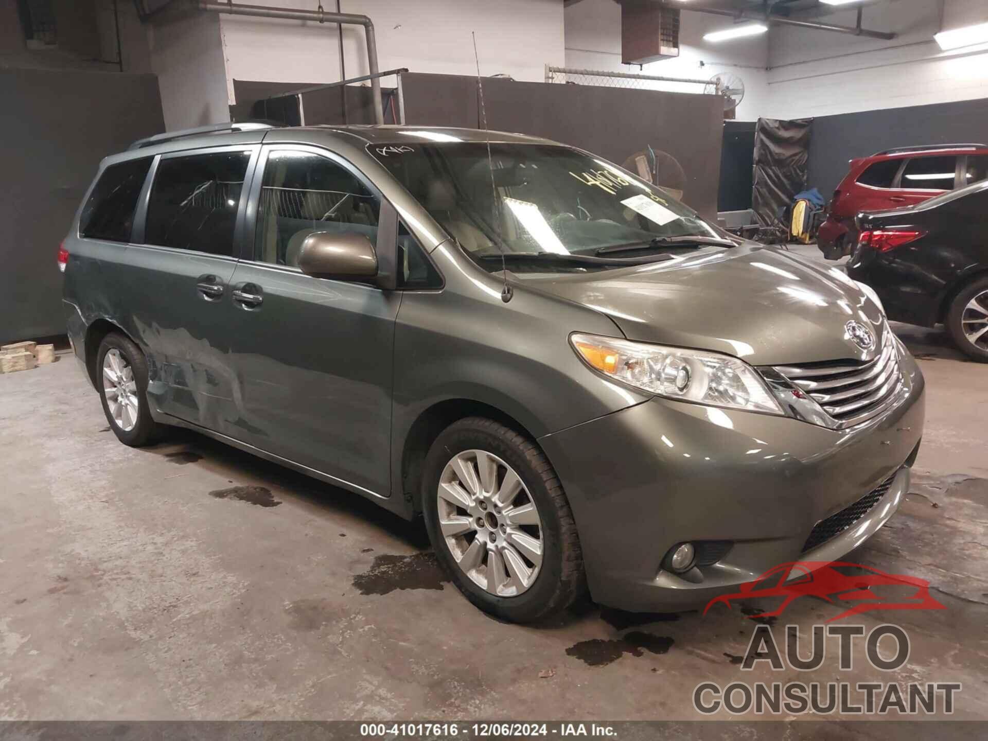 TOYOTA SIENNA 2014 - 5TDDK3DC2ES093612