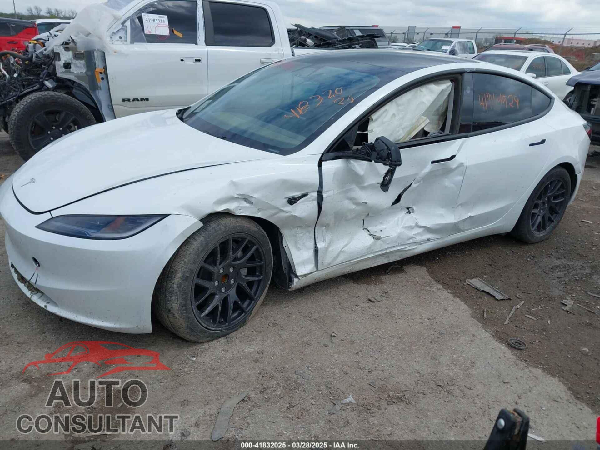 TESLA MODEL 3 2024 - 5YJ3E1EA2RF731663