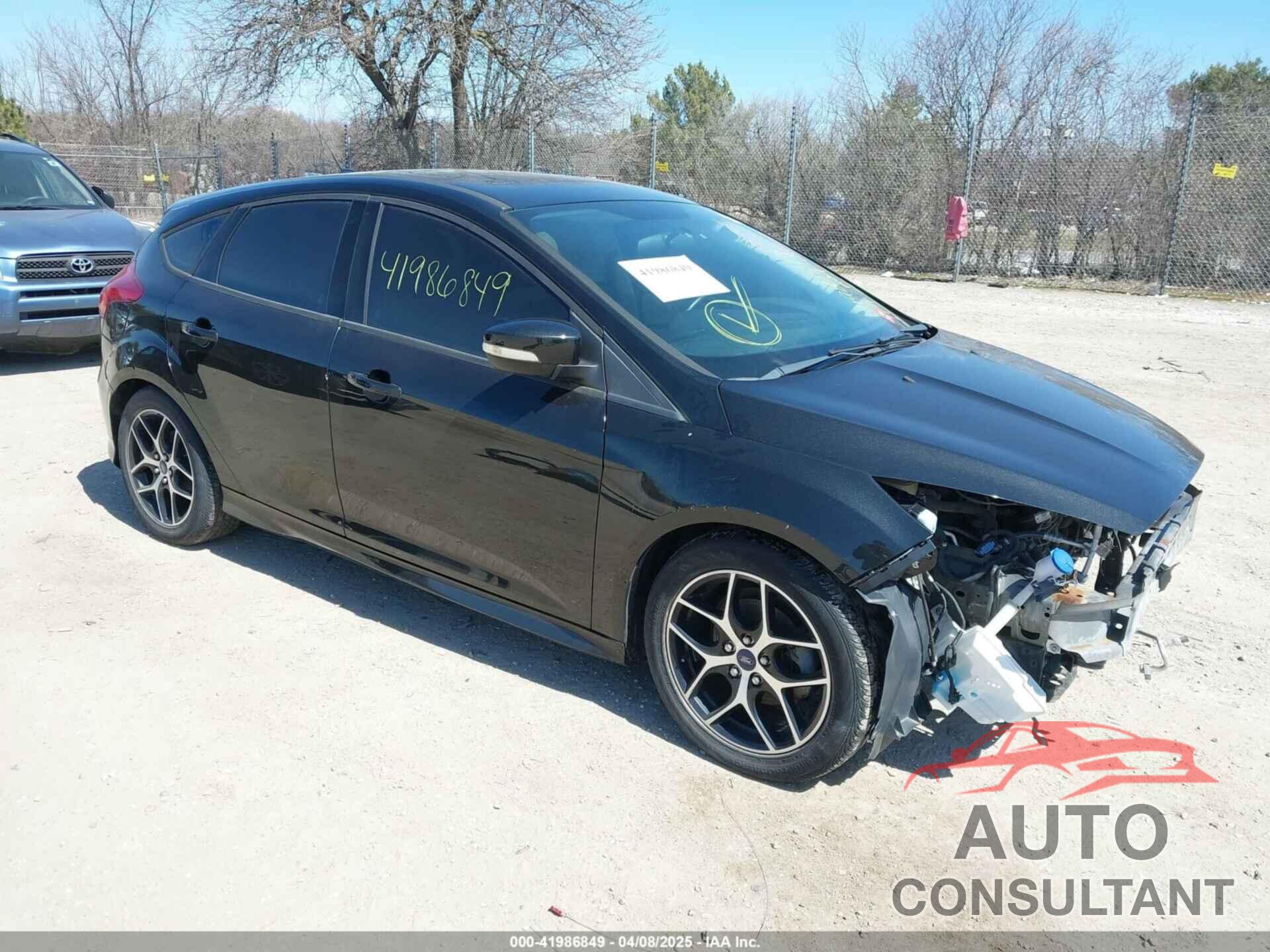 FORD FOCUS 2015 - 1FADP3K23FL286825