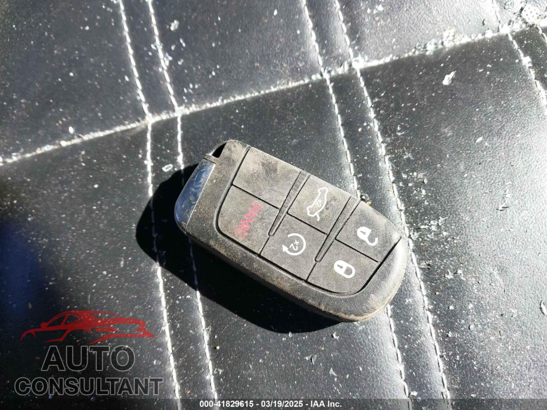 CHRYSLER 300 2023 - 2C3CCABG6PH537695