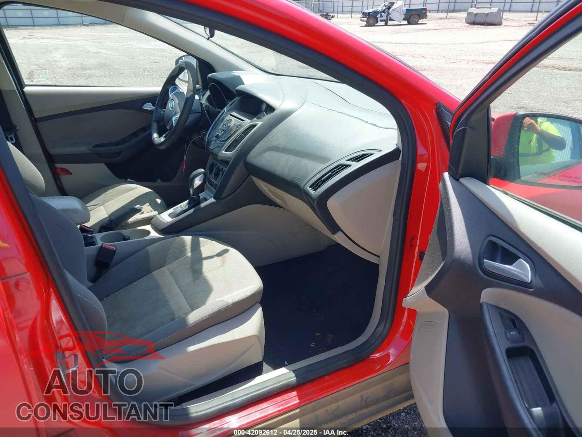 FORD FOCUS 2014 - 1FADP3F21EL196436