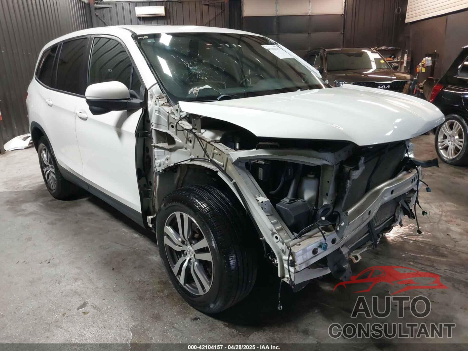 HONDA PILOT 2017 - 5FNYF6H56HB005334