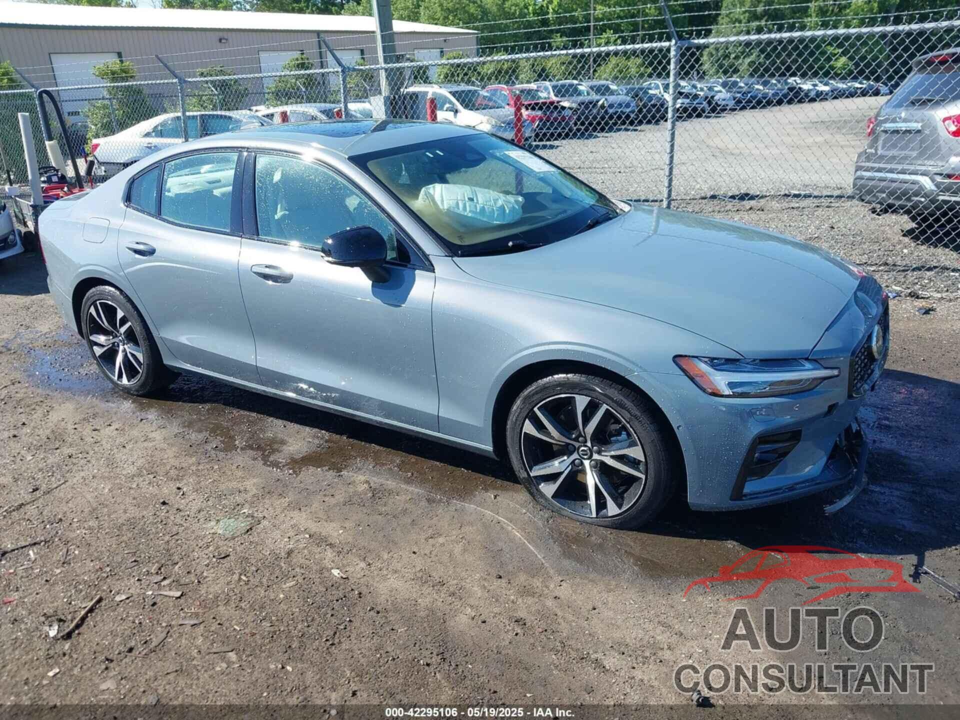 VOLVO S60 2024 - 7JRL12FL5RG287493