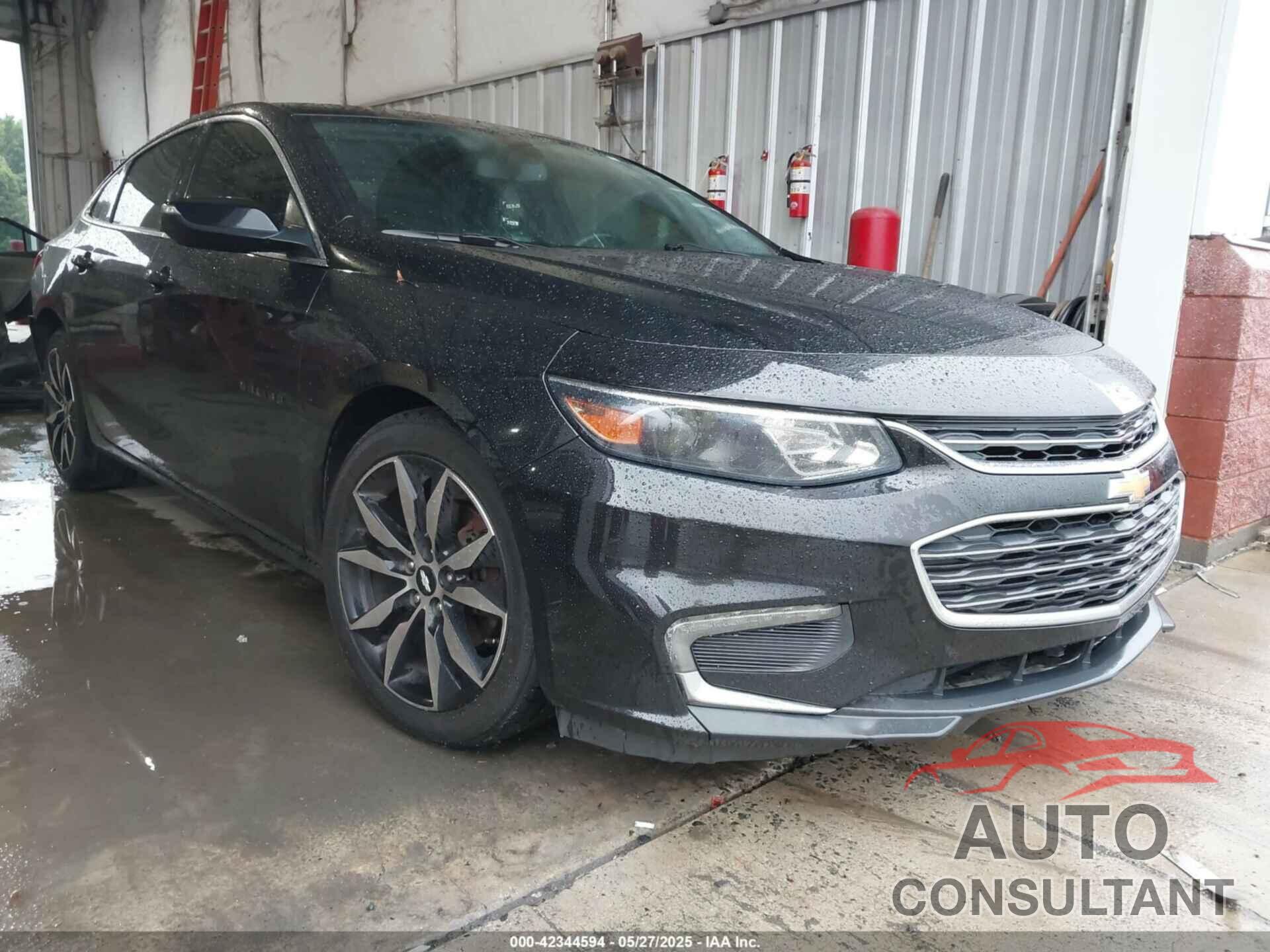 CHEVROLET MALIBU 2018 - 1G1ZD5ST5JF288976