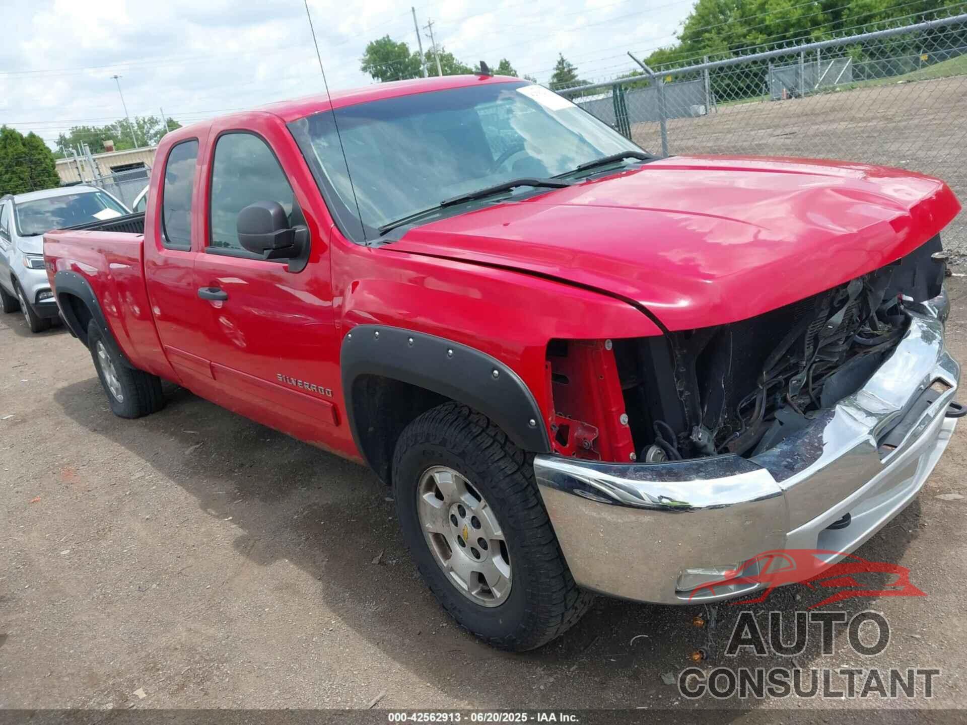 CHEVROLET SILVERADO 1500 2013 - 1GCRKSE06DZ100529