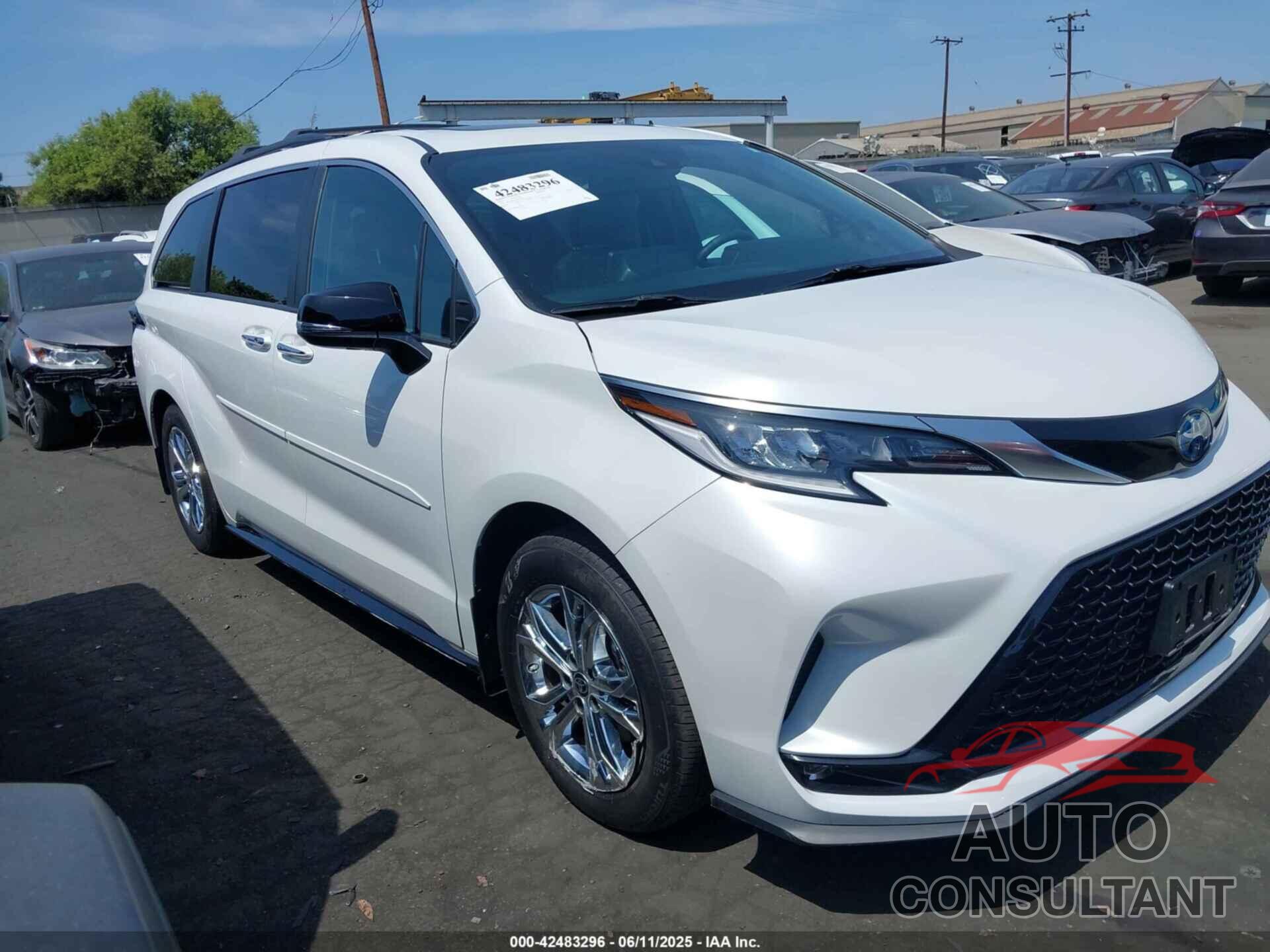 TOYOTA SIENNA 2023 - 5TDCSKFCXPS074361