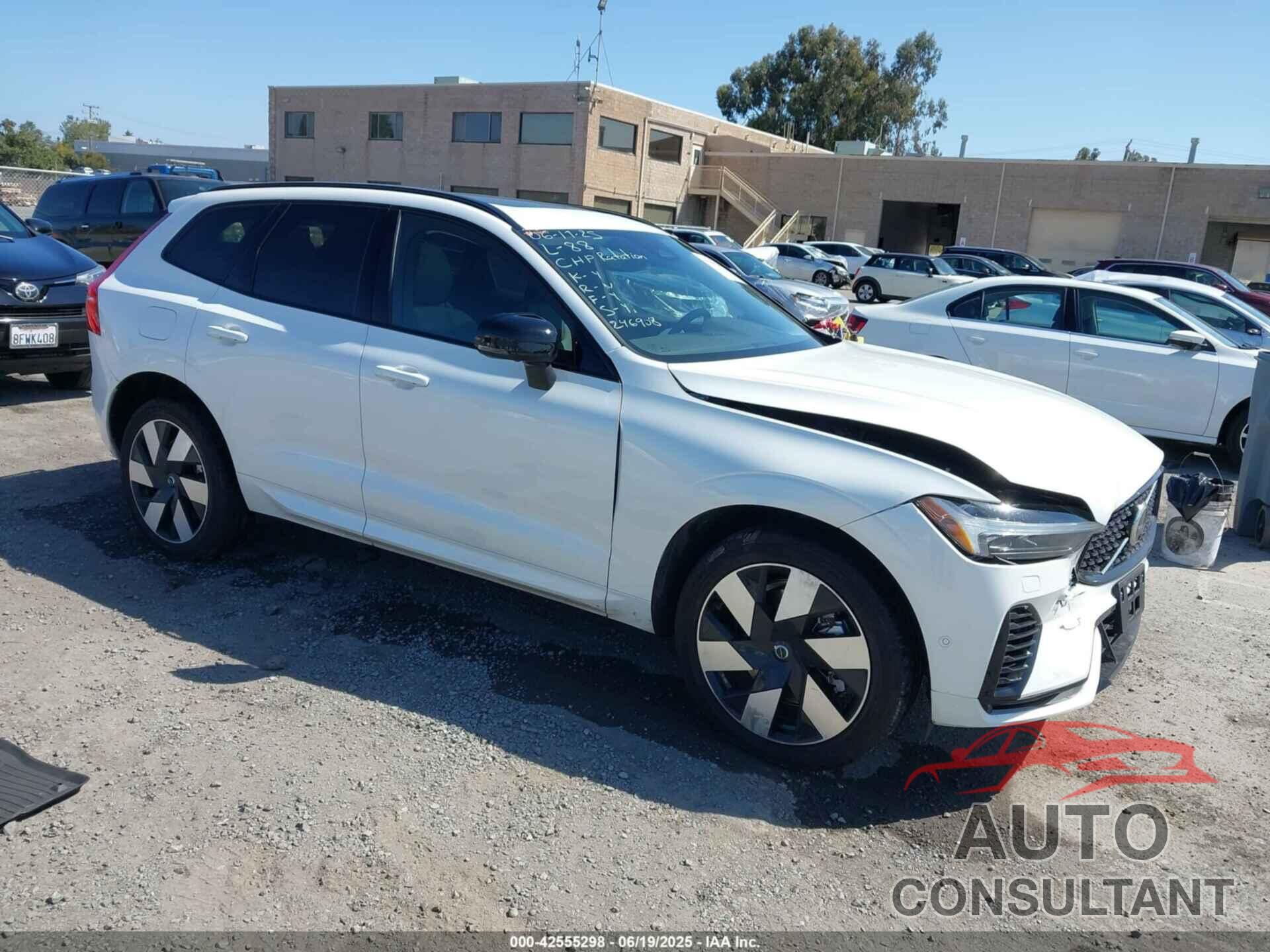 VOLVO XC60 PLUG-IN HYBRID 2025 - YV4H60RC9S1049609