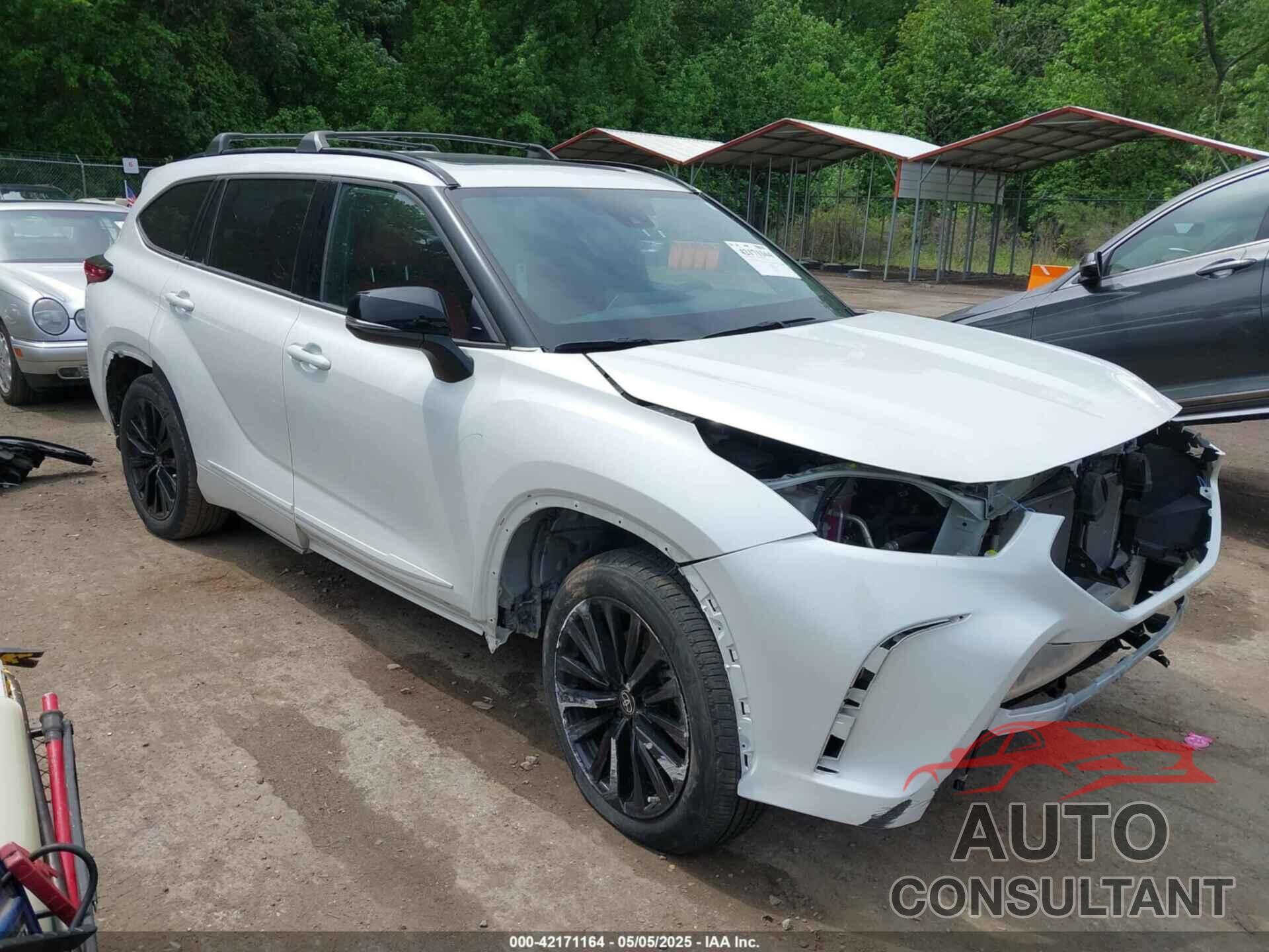 TOYOTA HIGHLANDER 2023 - 5TDKDRBH9PS014622