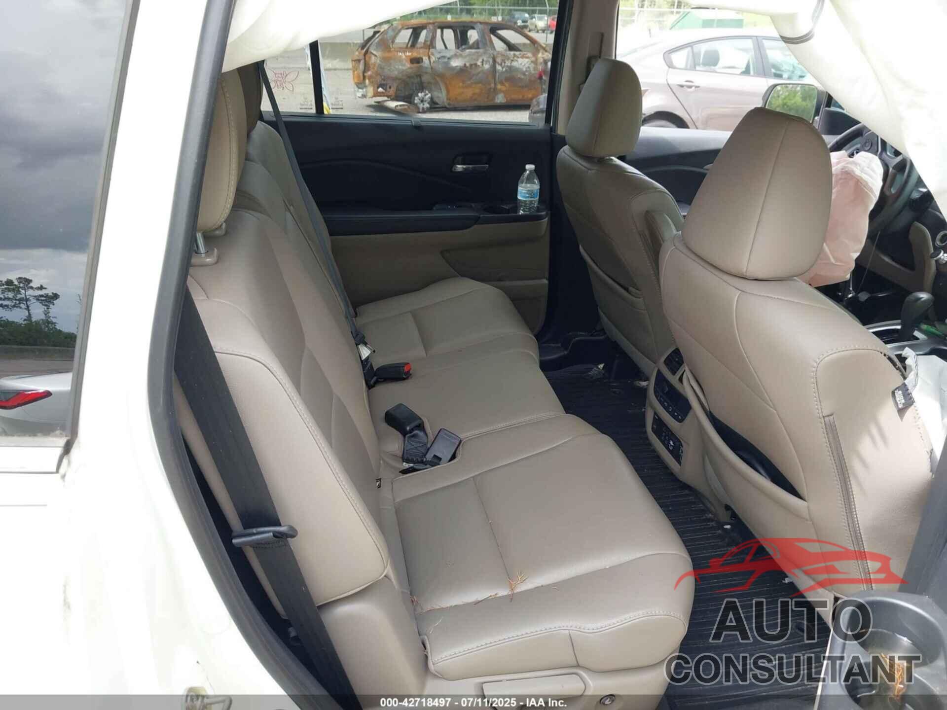 HONDA PILOT 2019 - 5FNYF6H49KB067552