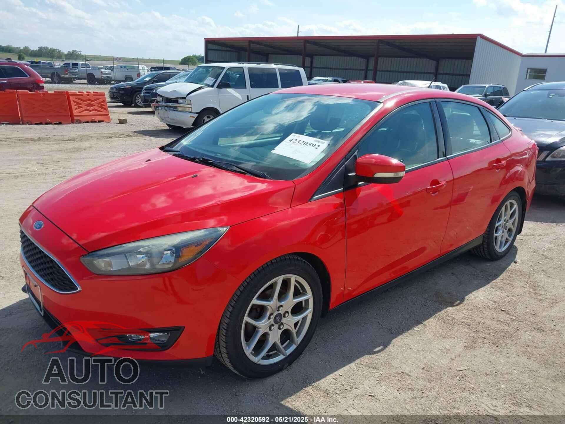 FORD FOCUS 2015 - 1FADP3F26FL308519