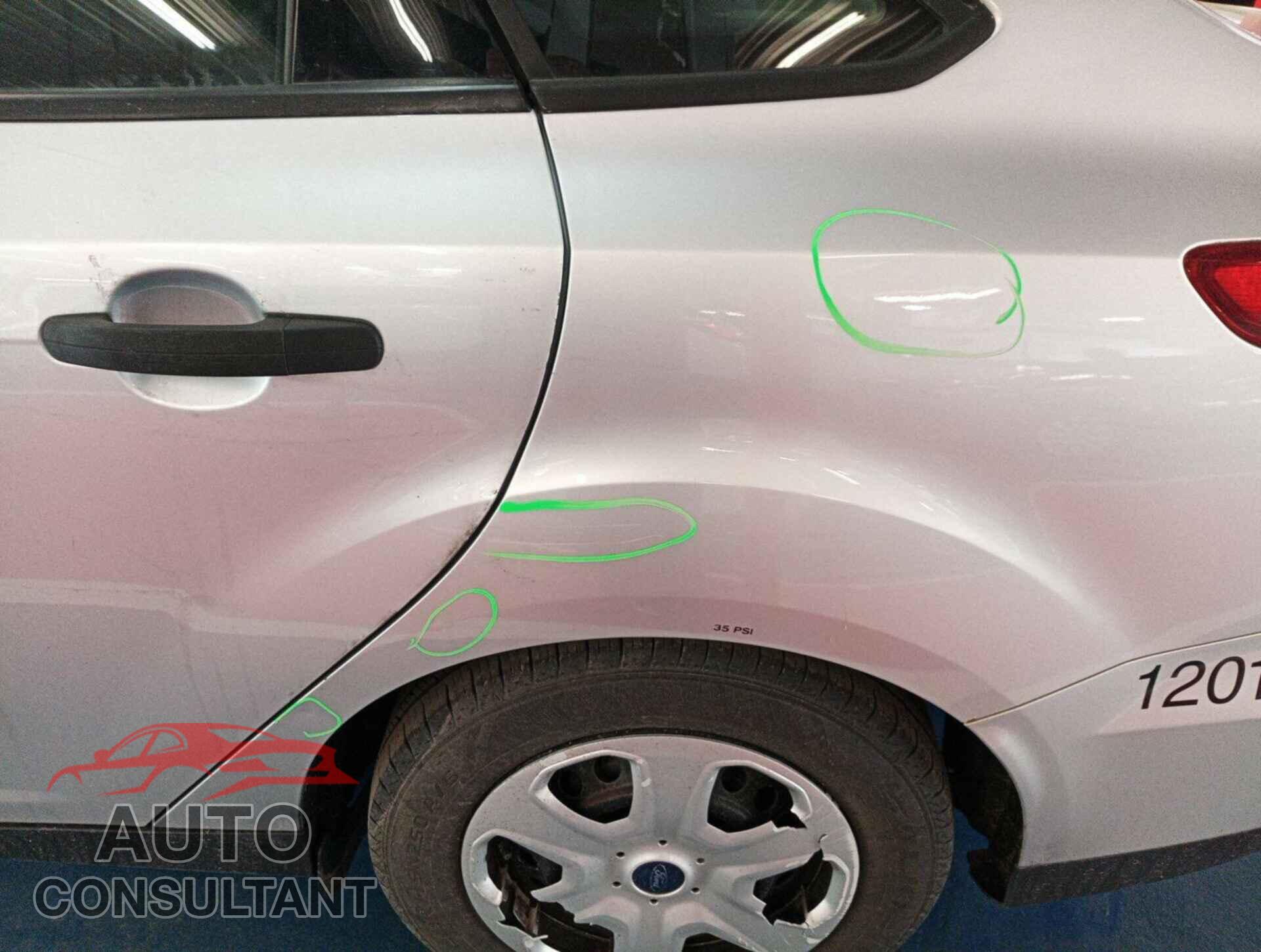FORD FOCUS 2017 - 1FADP3E23HL272132