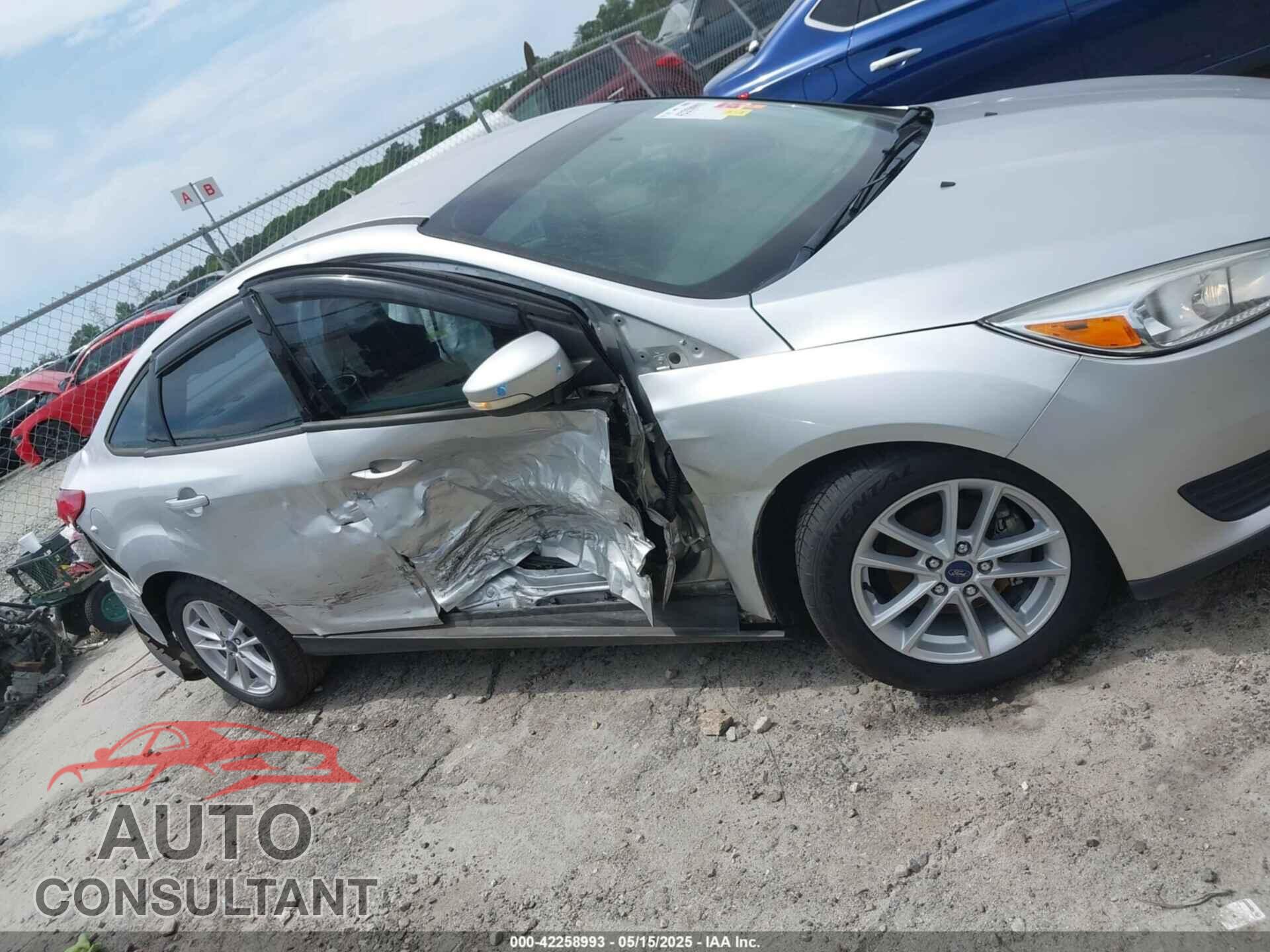 FORD FOCUS 2017 - 1FADP3F28HL227699