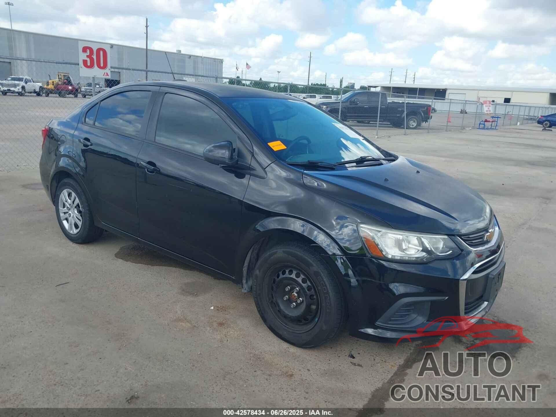 CHEVROLET SONIC 2017 - 1G1JB5SH0H4124393