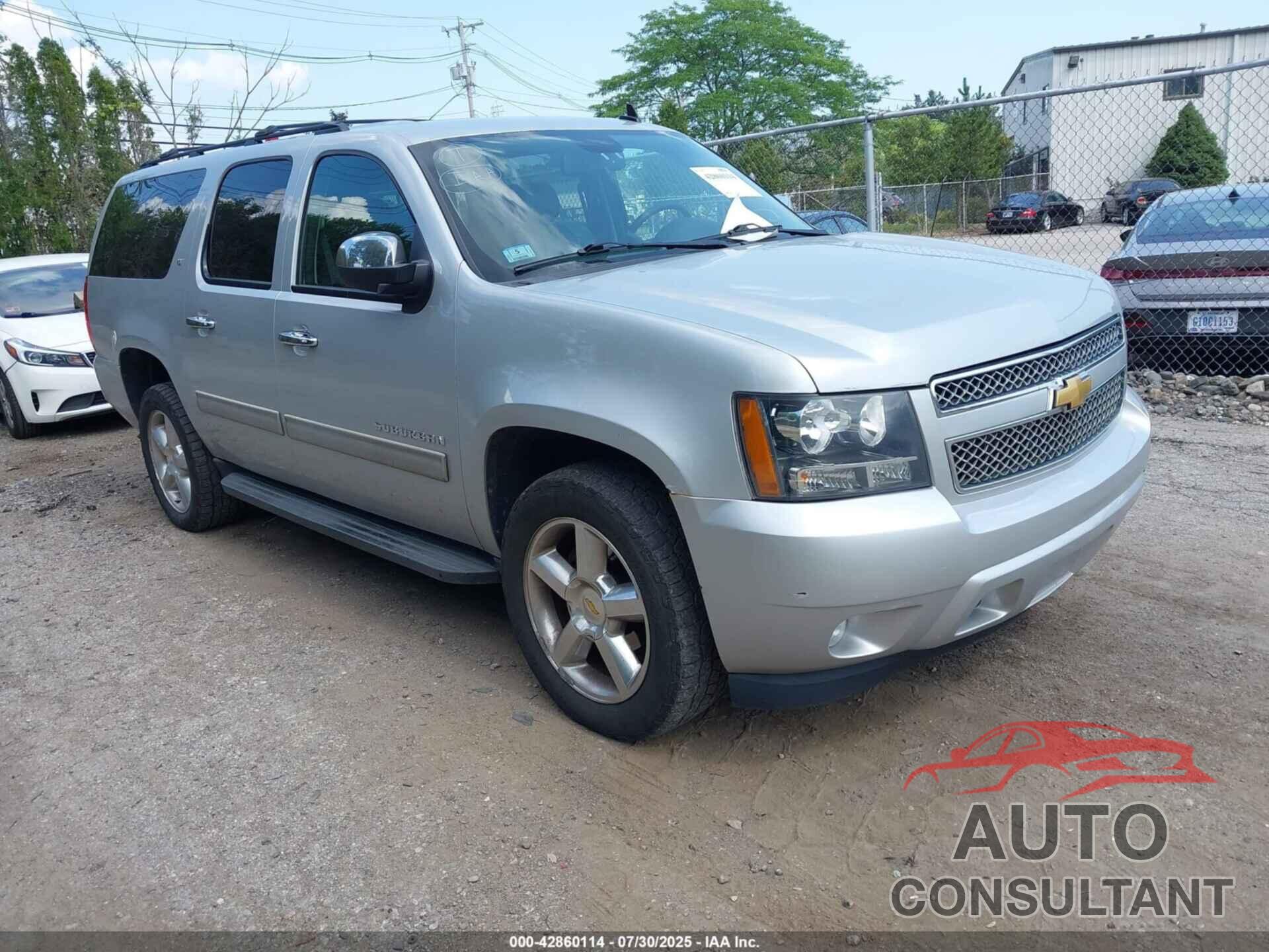 CHEVROLET SUBURBAN 1500 2013 - 1GNSKJE77DR221618
