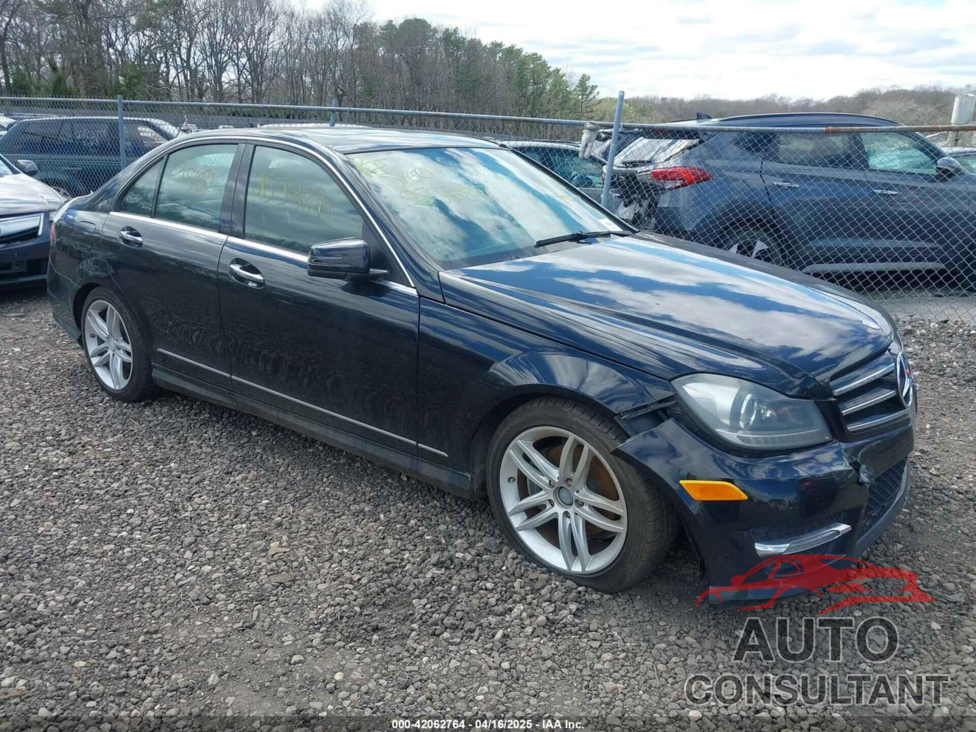 MERCEDES-BENZ C 250 2013 - WDDGF4HB4DA776051