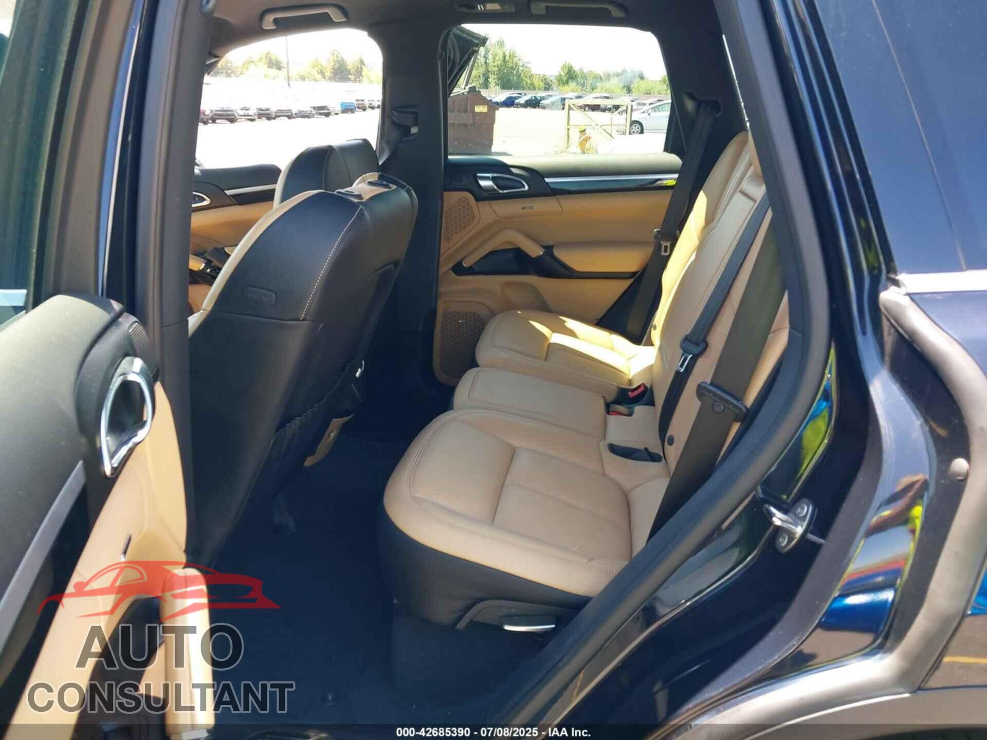 PORSCHE CAYENNE 2016 - WP1AA2A27GLA04079