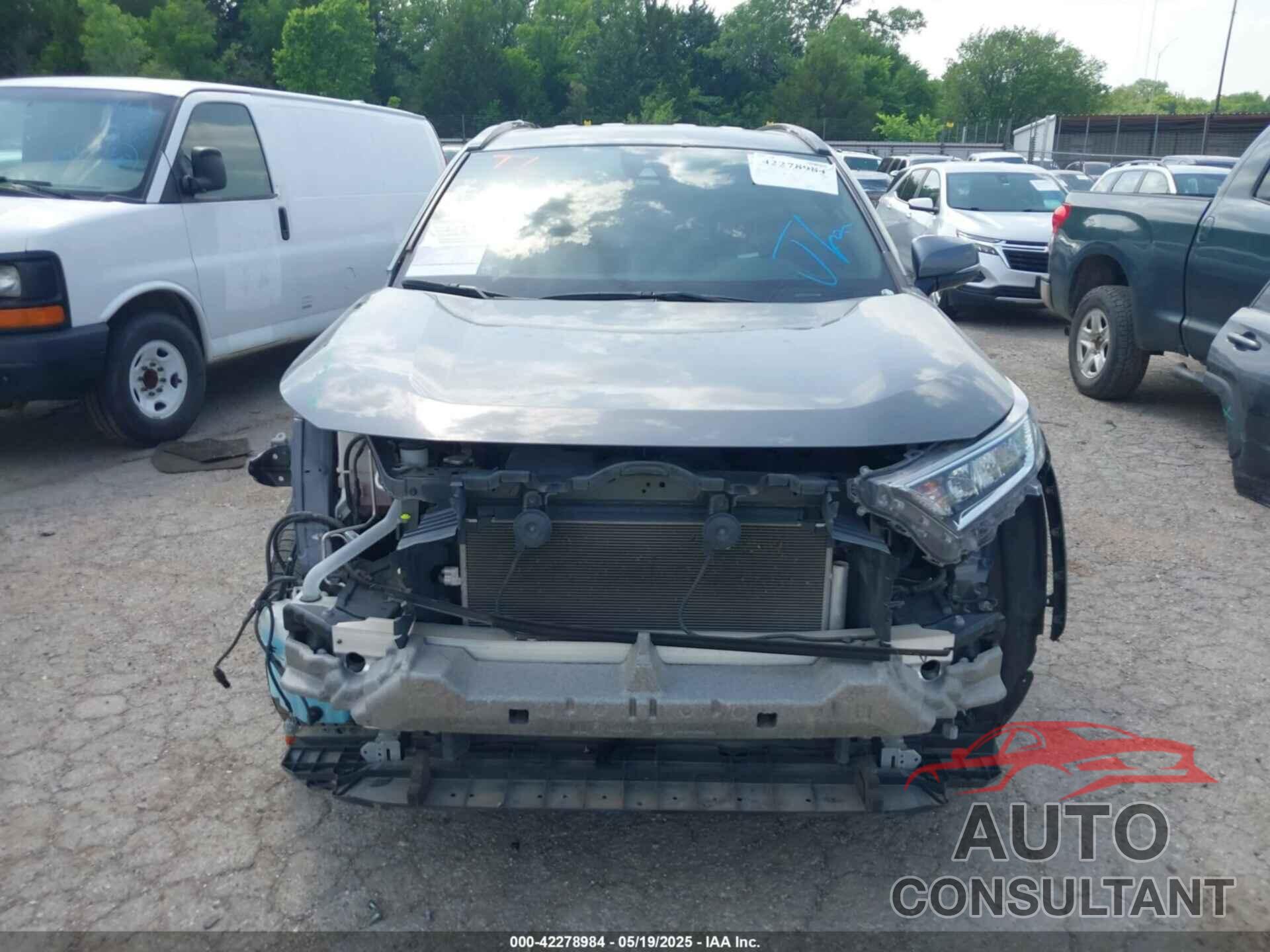 TOYOTA RAV4 2021 - 2T3W1RFV5MC092028