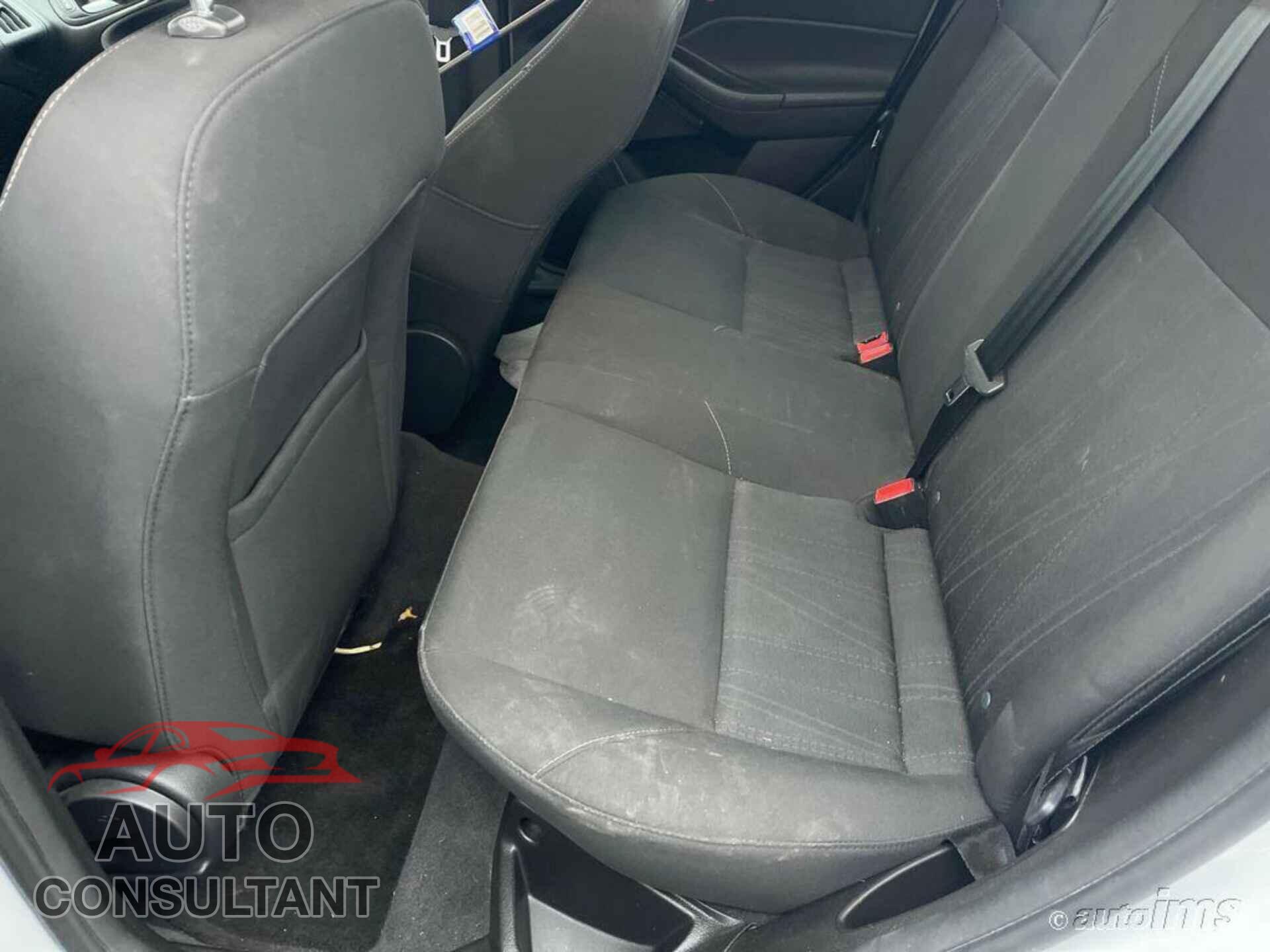 FORD FOCUS 2017 - 1FADP3F21HL223218