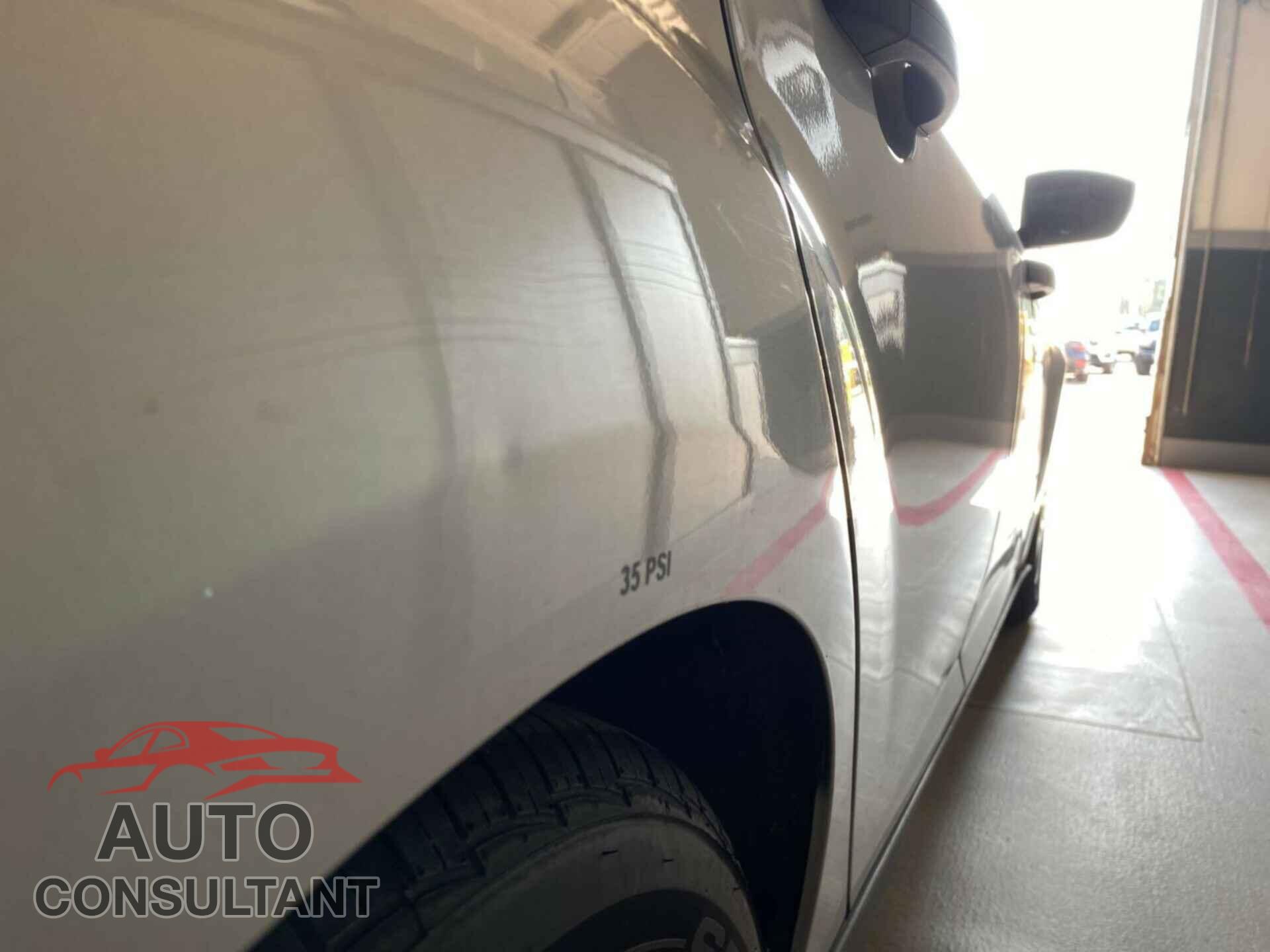 FORD FOCUS 2016 - 1FADP3E23GL366283