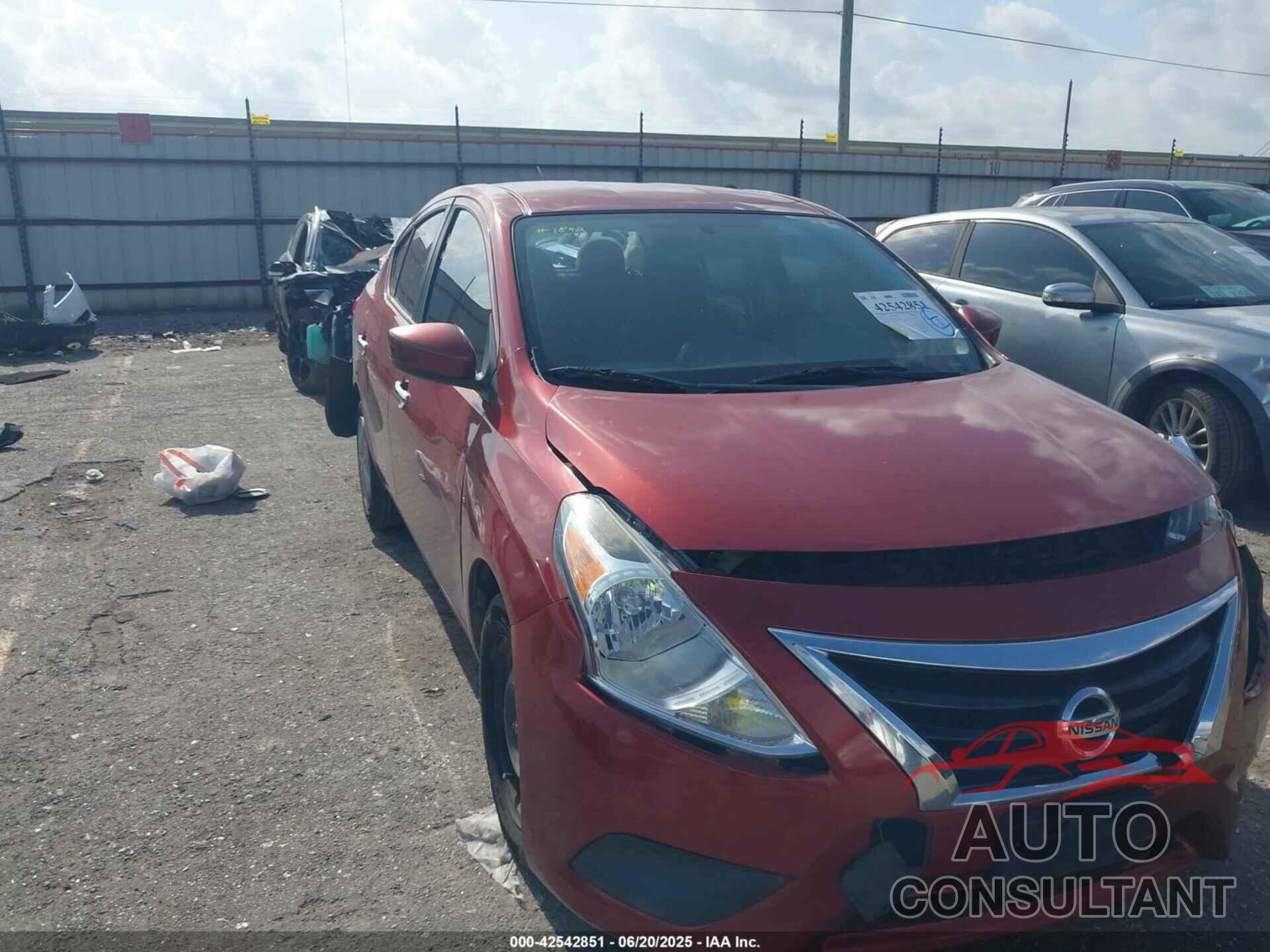 NISSAN VERSA 2018 - 3N1CN7AP1JL879681