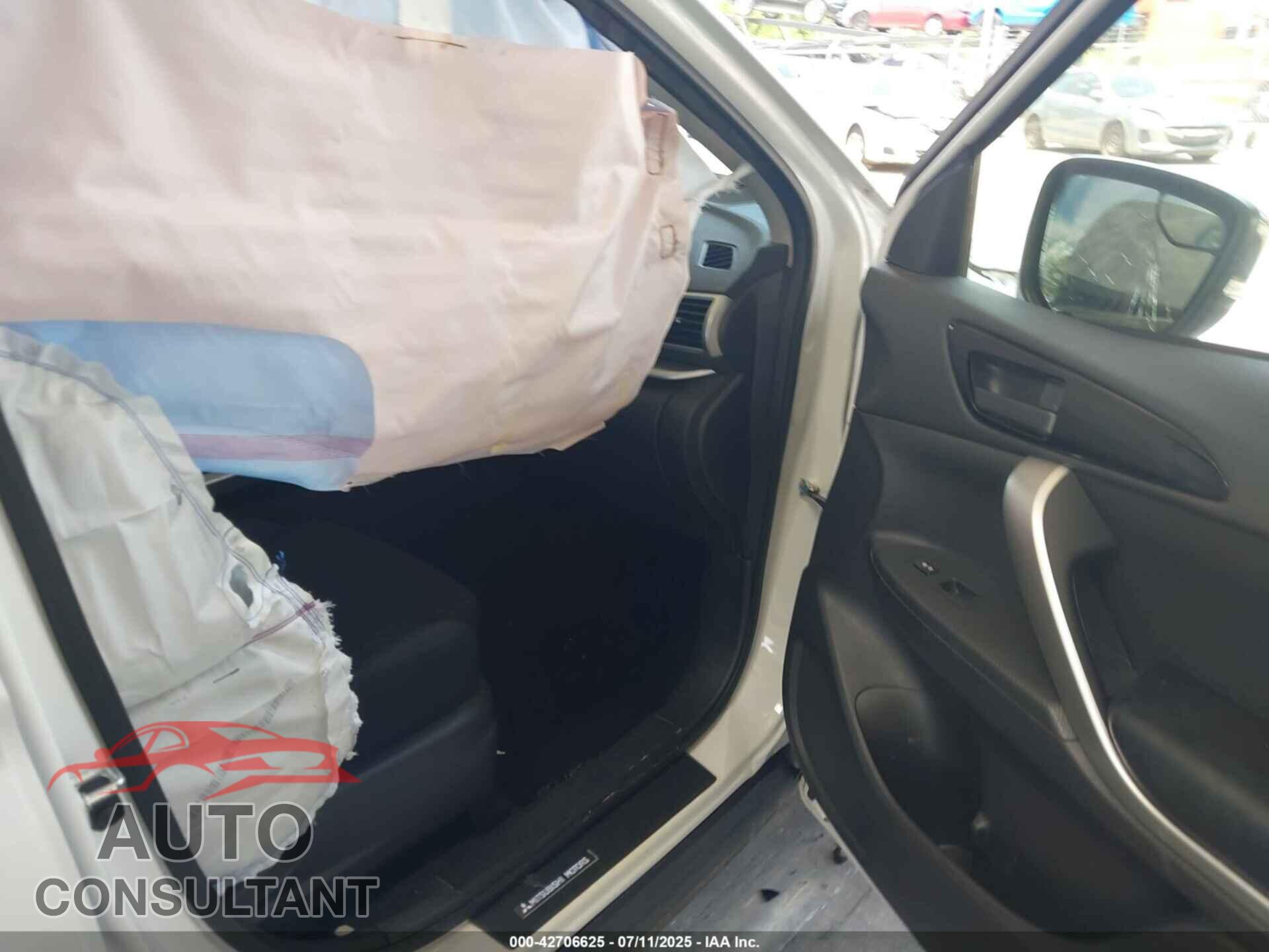 MITSUBISHI ECLIPSE CROSS 2018 - JA4AT4AA3JZ045208