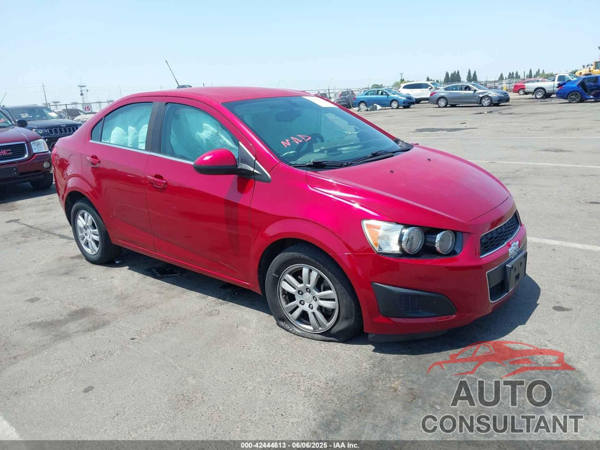 CHEVROLET SONIC 2015 - 1G1JC5SH2F4141092