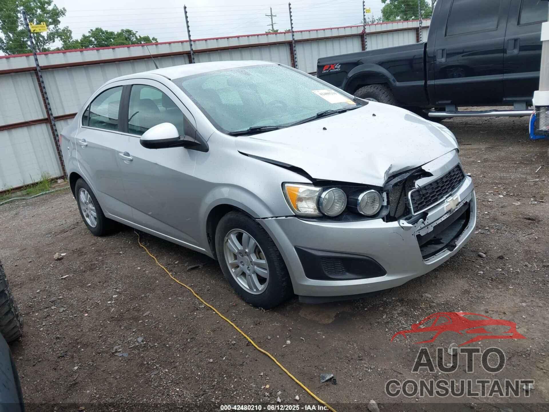 CHEVROLET SONIC 2014 - 1G1JC5SH6E4208534