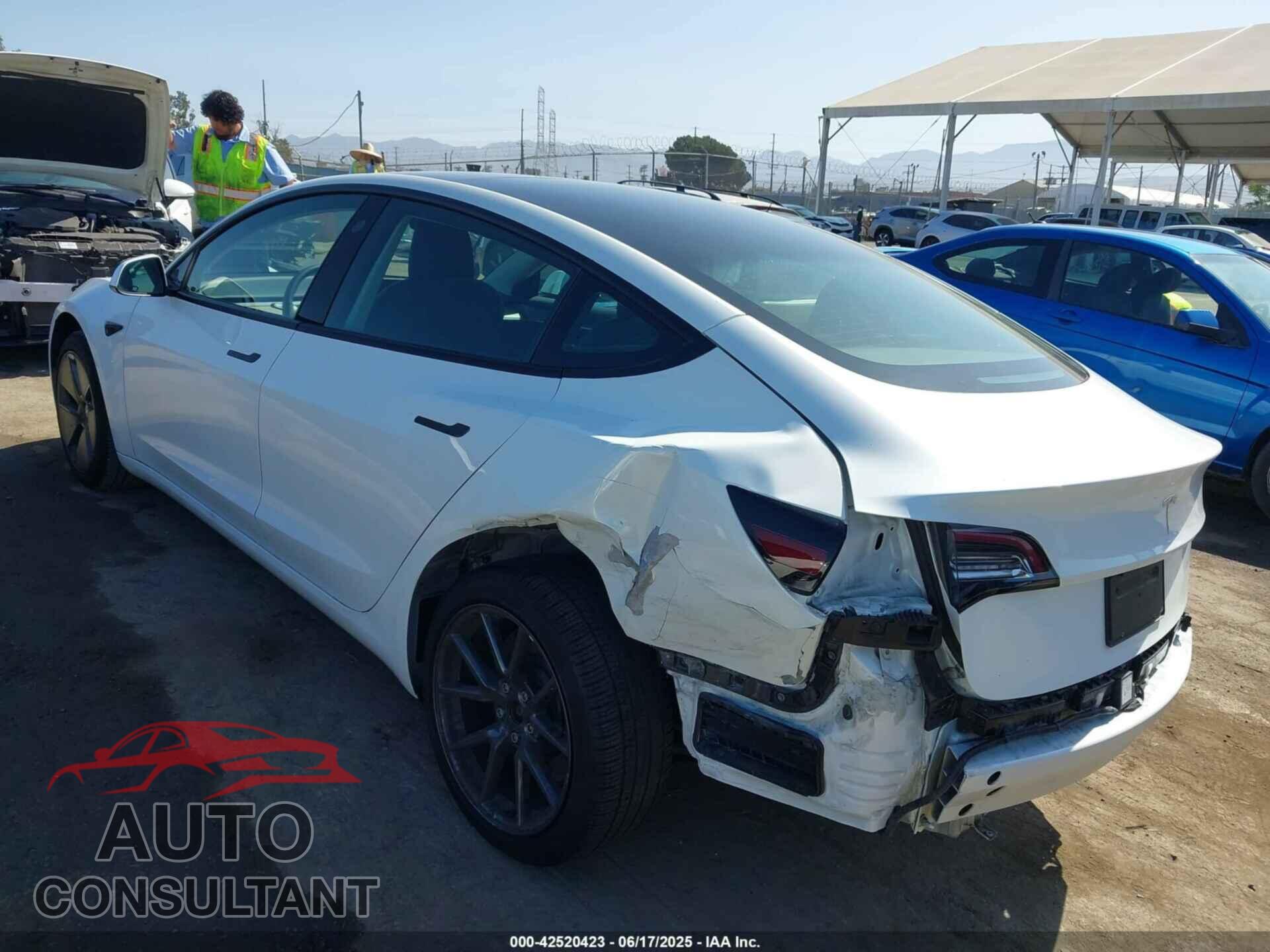 TESLA MODEL 3 2023 - 5YJ3E1EA5PF401237