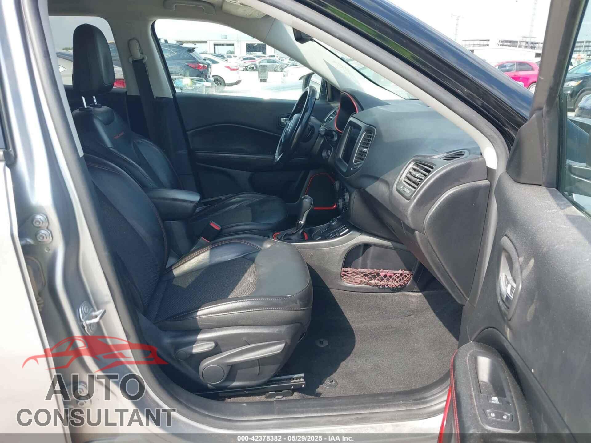 JEEP COMPASS 2018 - 3C4NJDDB5JT451192