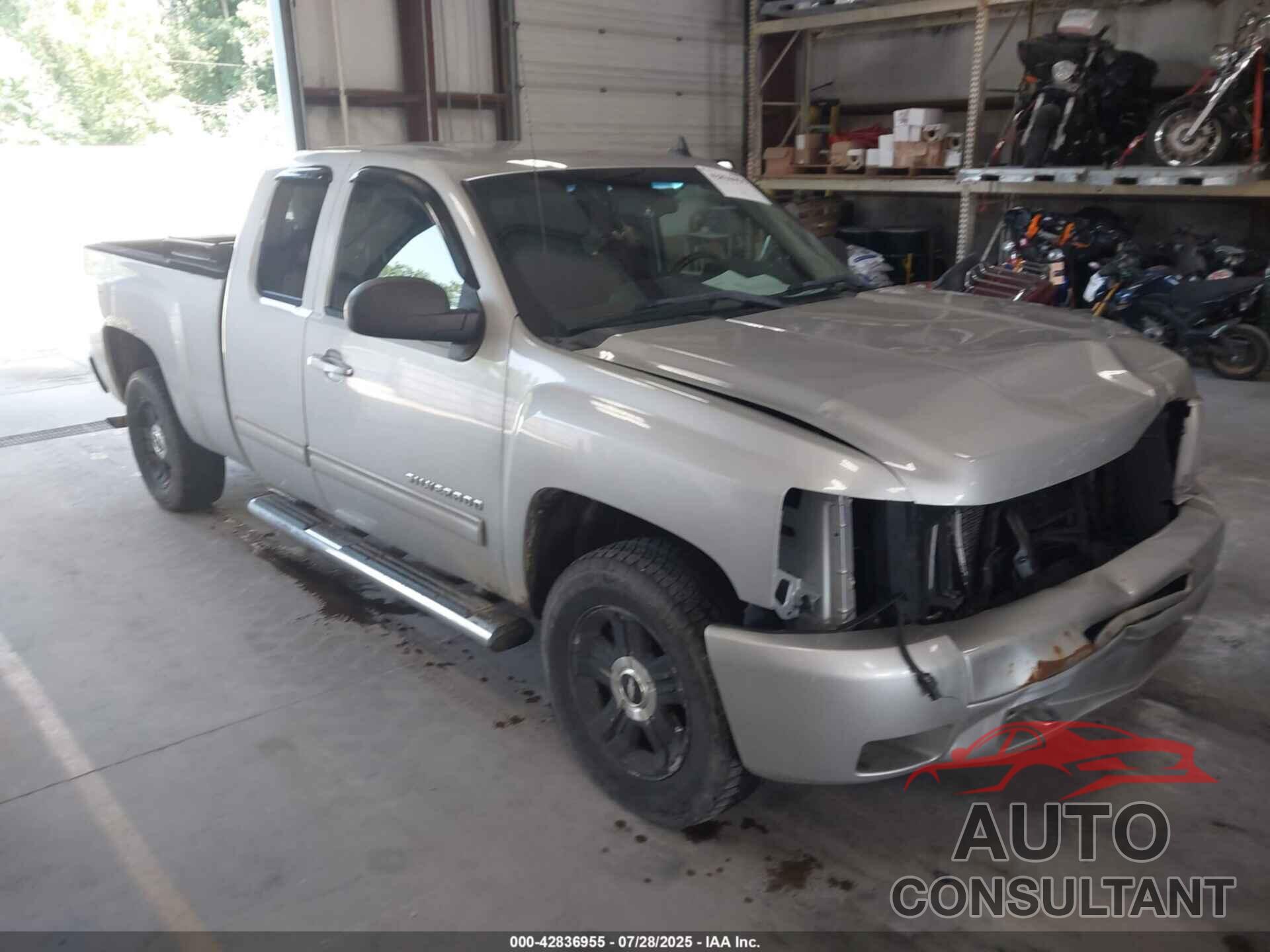 CHEVROLET SILVERADO 1500 2011 - 1GCRKSE33BZ270600