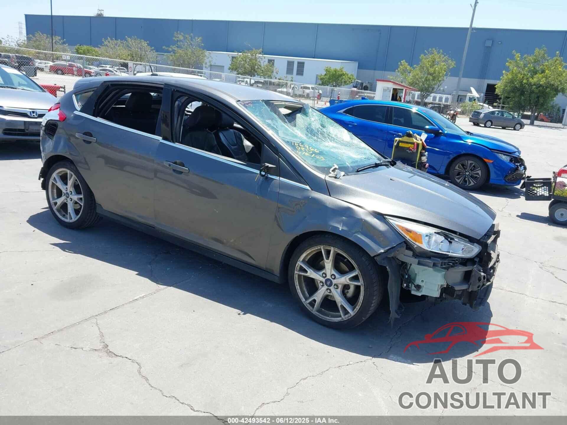 FORD FOCUS 2015 - 1FADP3N27FL380525