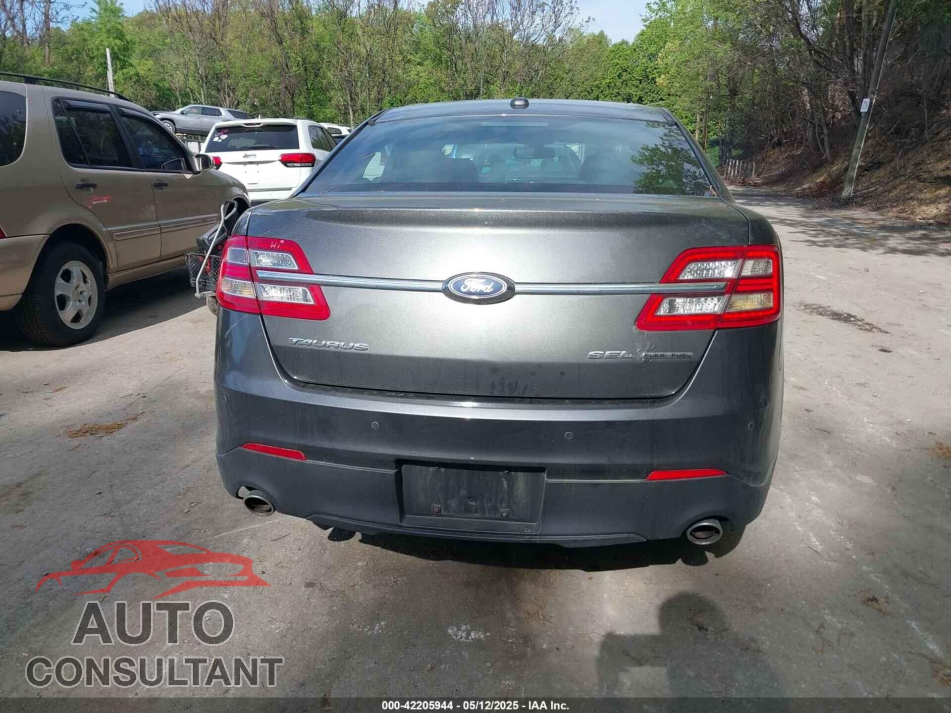 FORD TAURUS 2016 - 1FAHP2E89GG125627