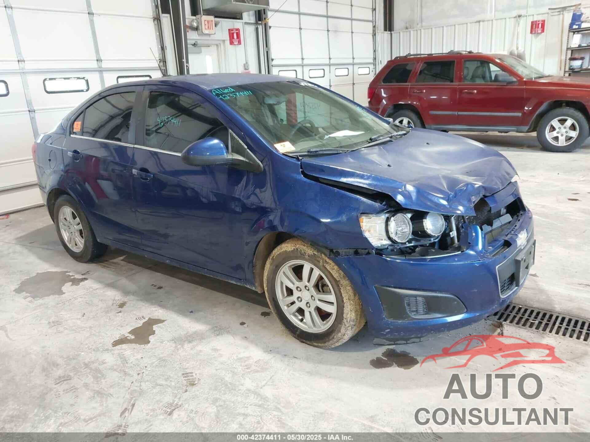 CHEVROLET SONIC 2013 - 1G1JC5SB3D4148254