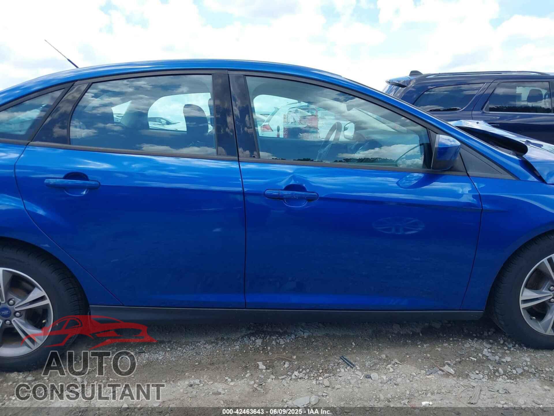 FORD FOCUS 2018 - 1FADP3FE8JL238024