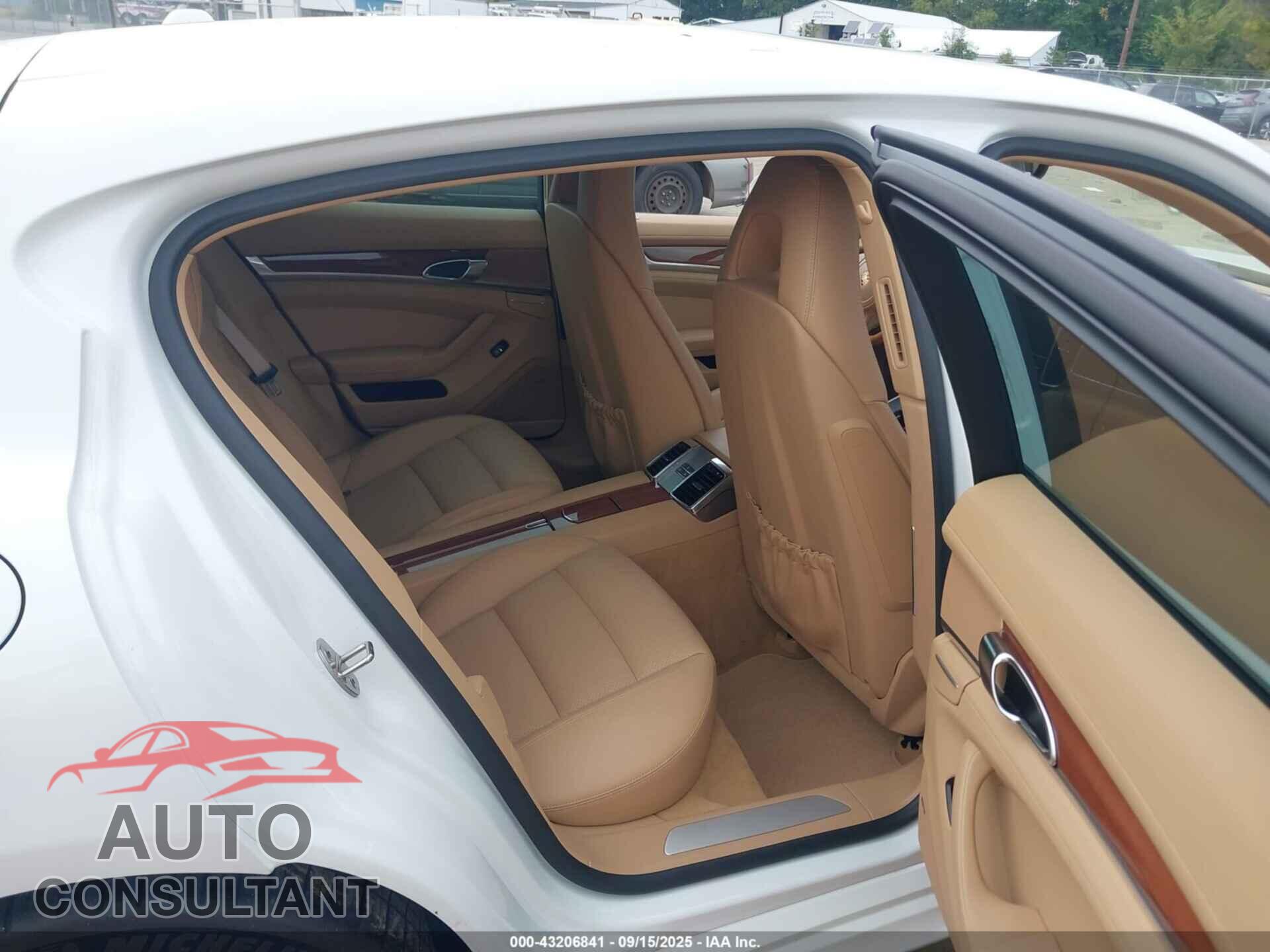 PORSCHE PANAMERA 2014 - WP0AA2A75EL008092