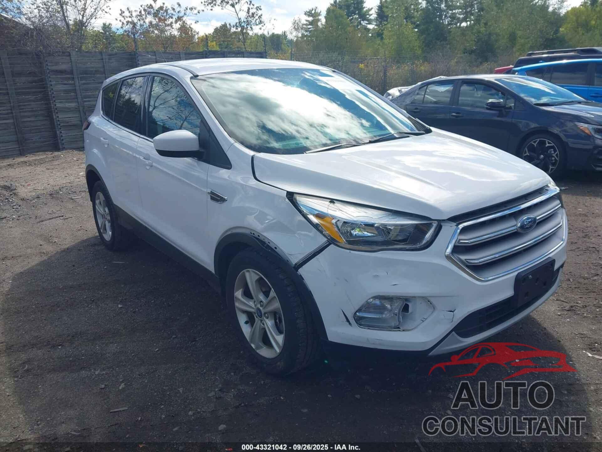 FORD ESCAPE 2017 - 1FMCU9GD2HUC35370