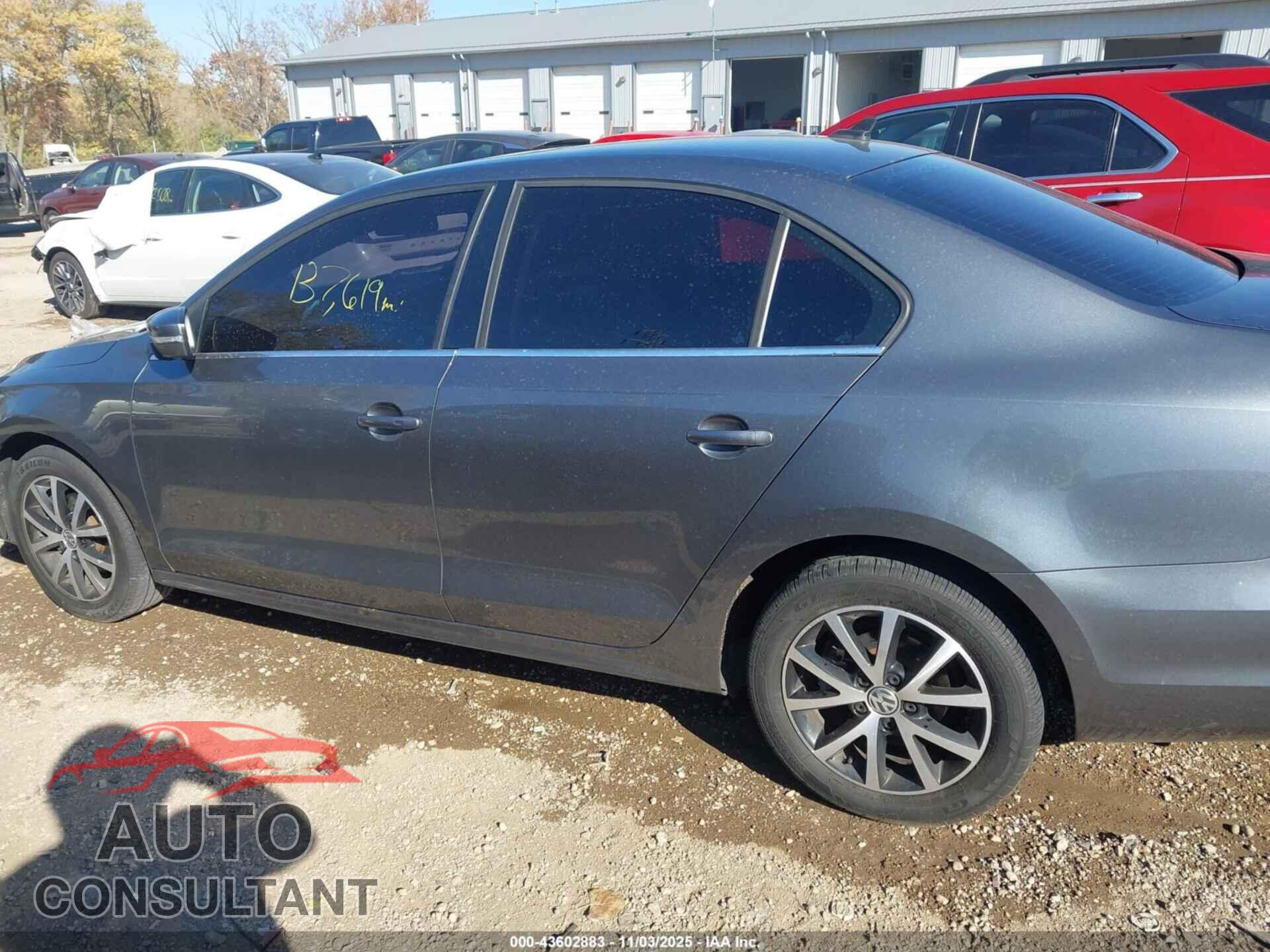 VOLKSWAGEN JETTA 2017 - 3VWDB7AJ5HM371334