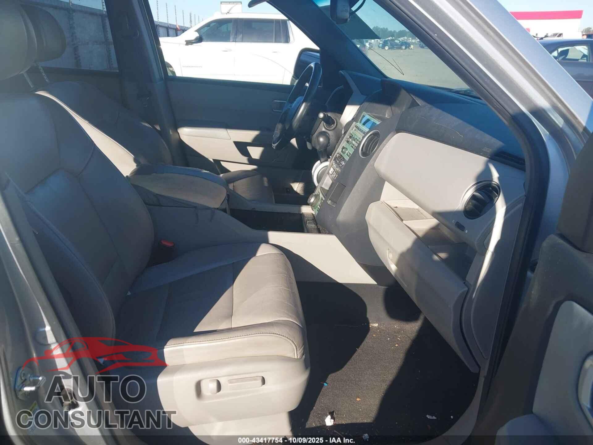 HONDA PILOT 2011 - 5FNYF4H76BB012913