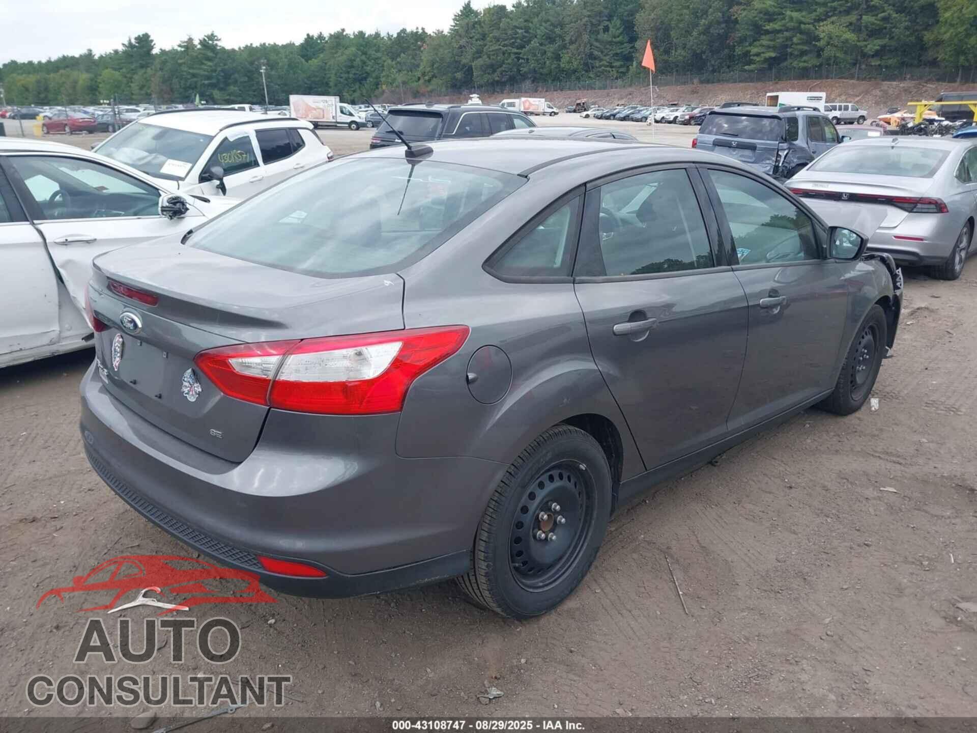 FORD FOCUS 2012 - 1FAHP3F22CL418965