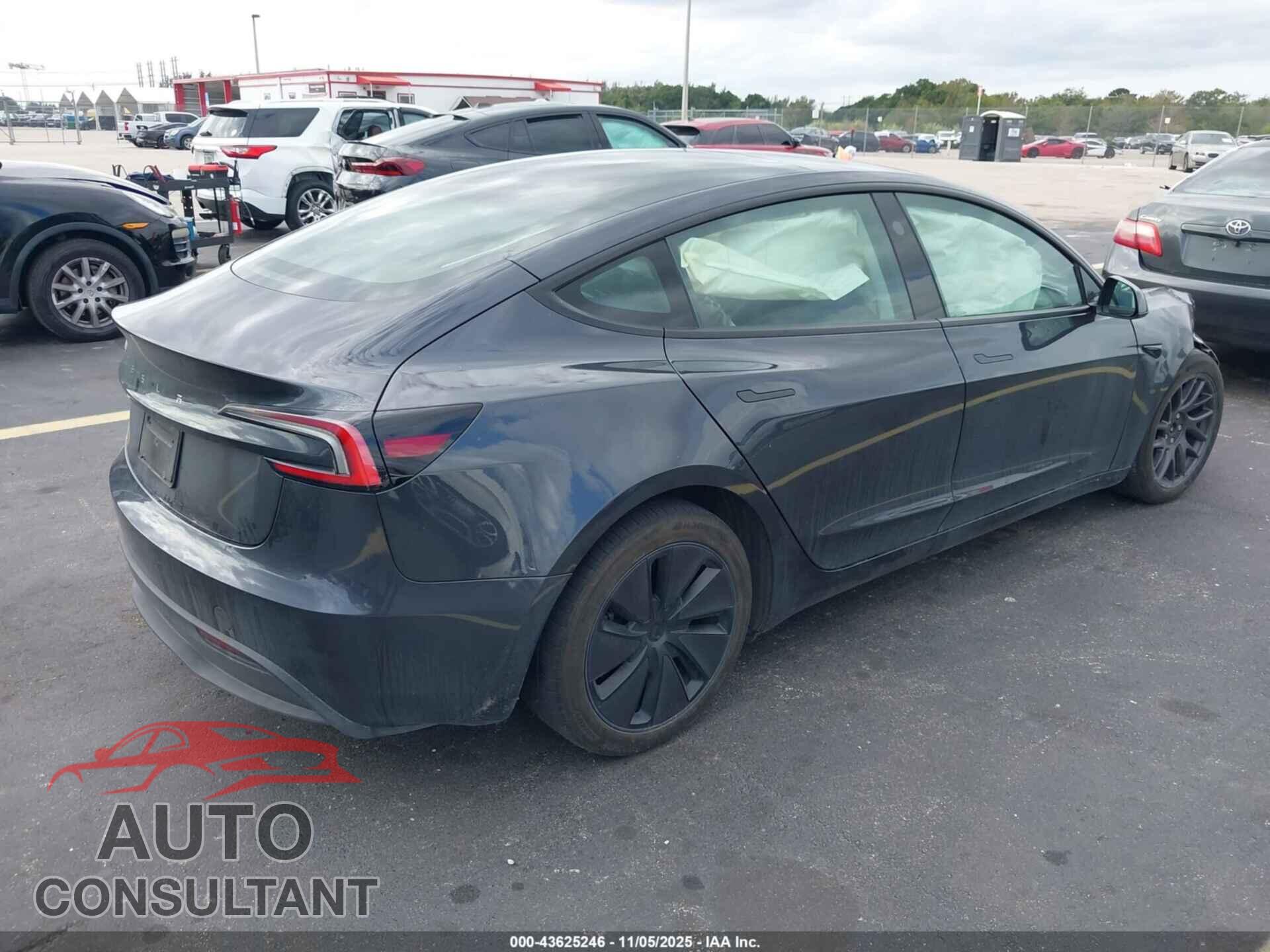TESLA MODEL 3 2024 - 5YJ3E1EA4RF731096