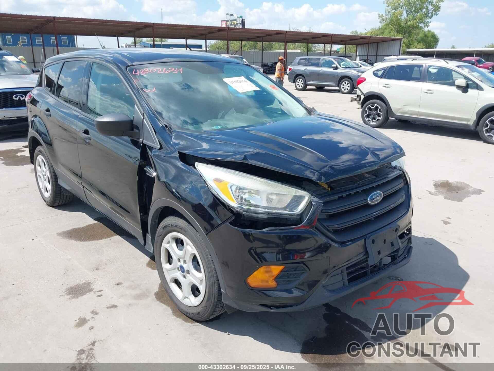 FORD ESCAPE 2017 - 1FMCU0F75HUA81129