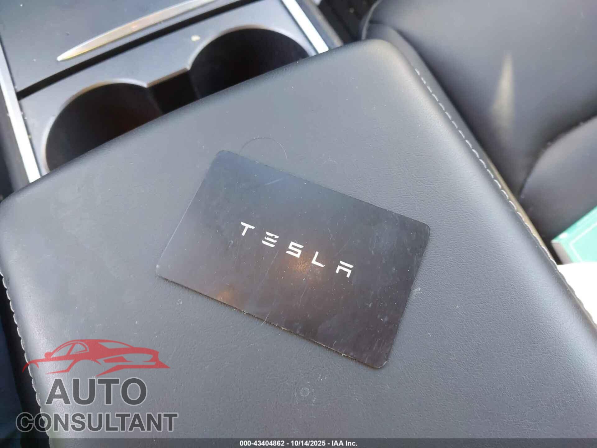 TESLA MODEL Y 2024 - 7SAYGDEF5RA312879