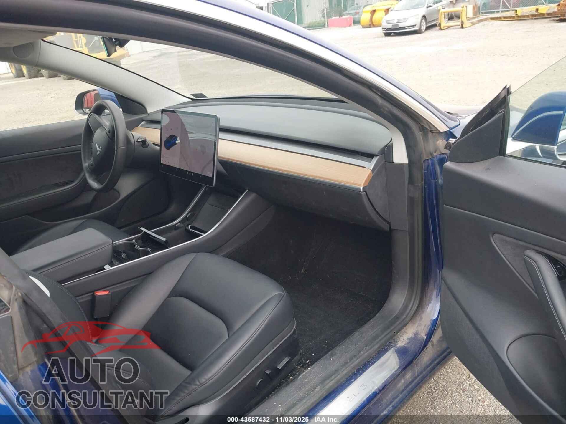 TESLA MODEL 3 2020 - 5YJ3E1EAXLF631141