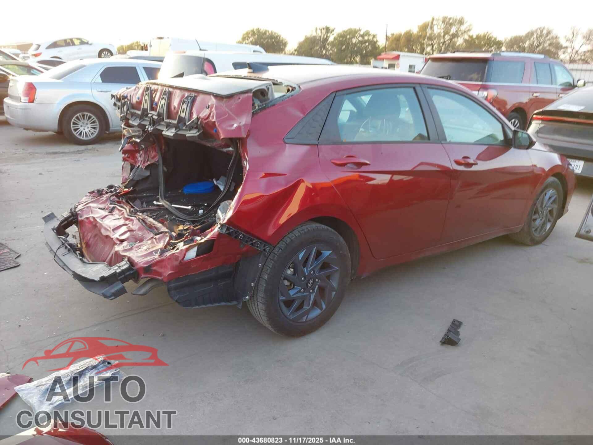 HYUNDAI ELANTRA 2024 - KMHLM4DG8RU665357