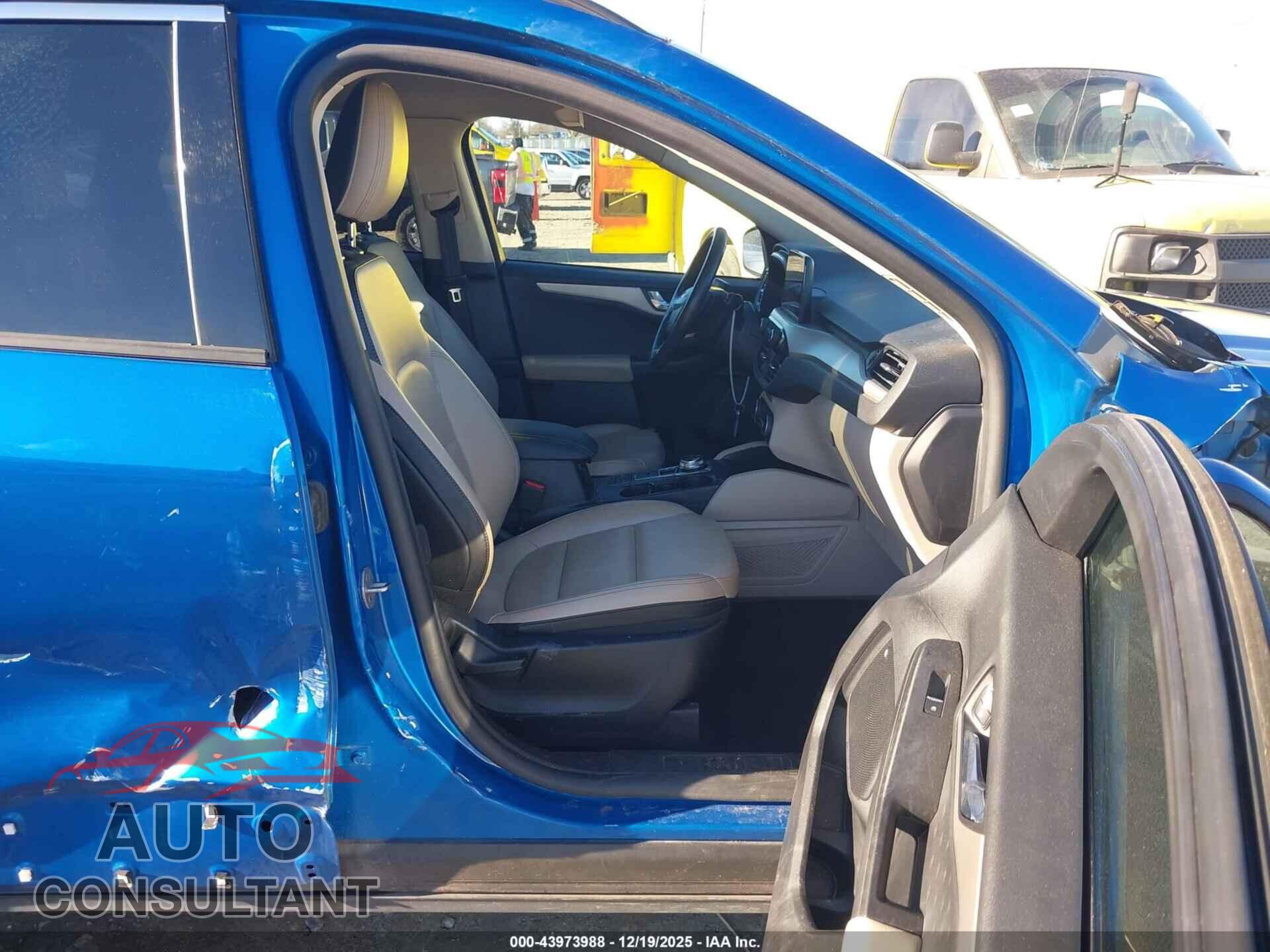 FORD ESCAPE 2020 - 1FMCU0H60LUA37116