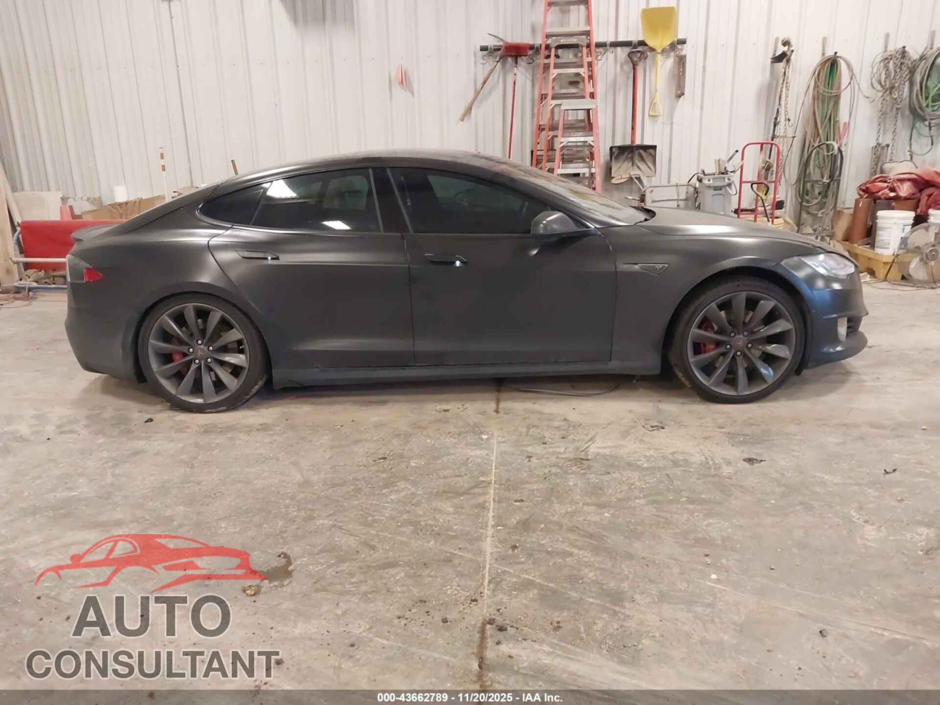 TESLA MODEL S 2016 - 5YJSA1E42GF124726