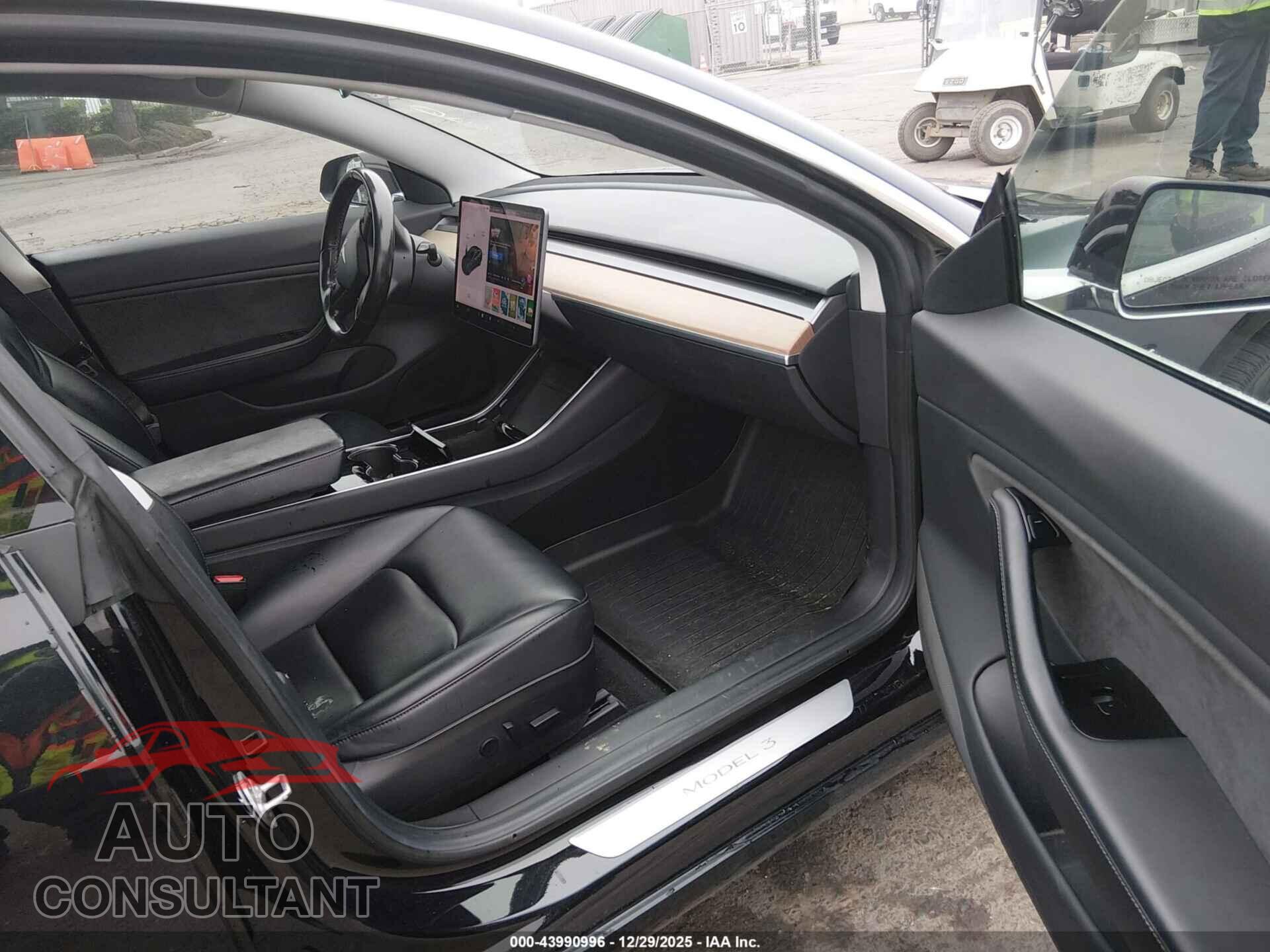 TESLA MODEL 3 2018 - 5YJ3E1EA2JF070995