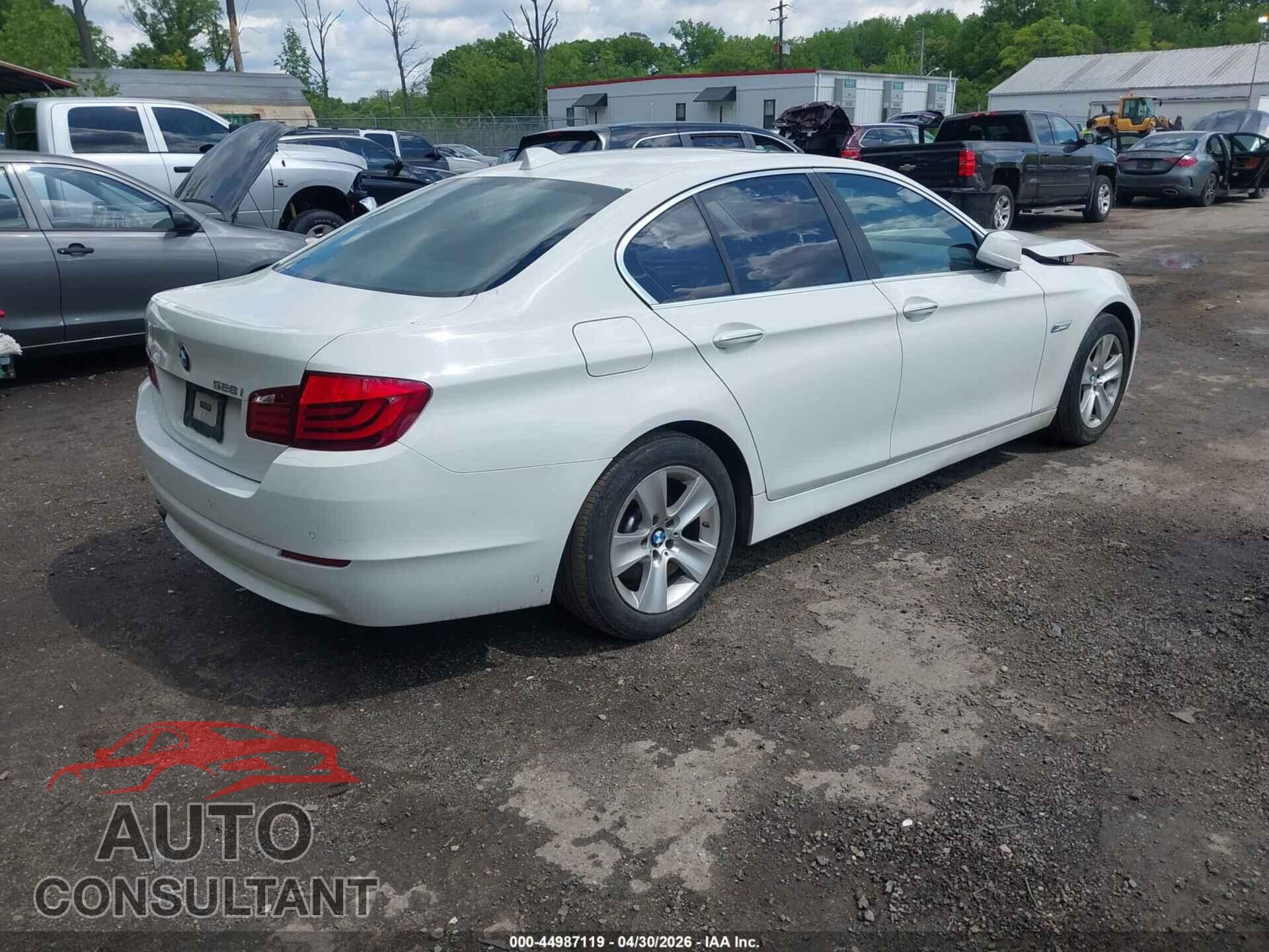 BMW 528I 2011 - WBAFR1C50BDS36248
